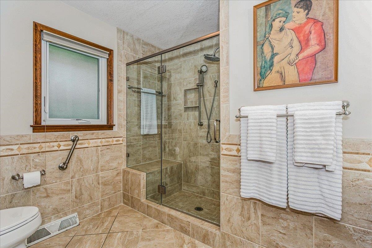 134 N Armour St Property Photo 14