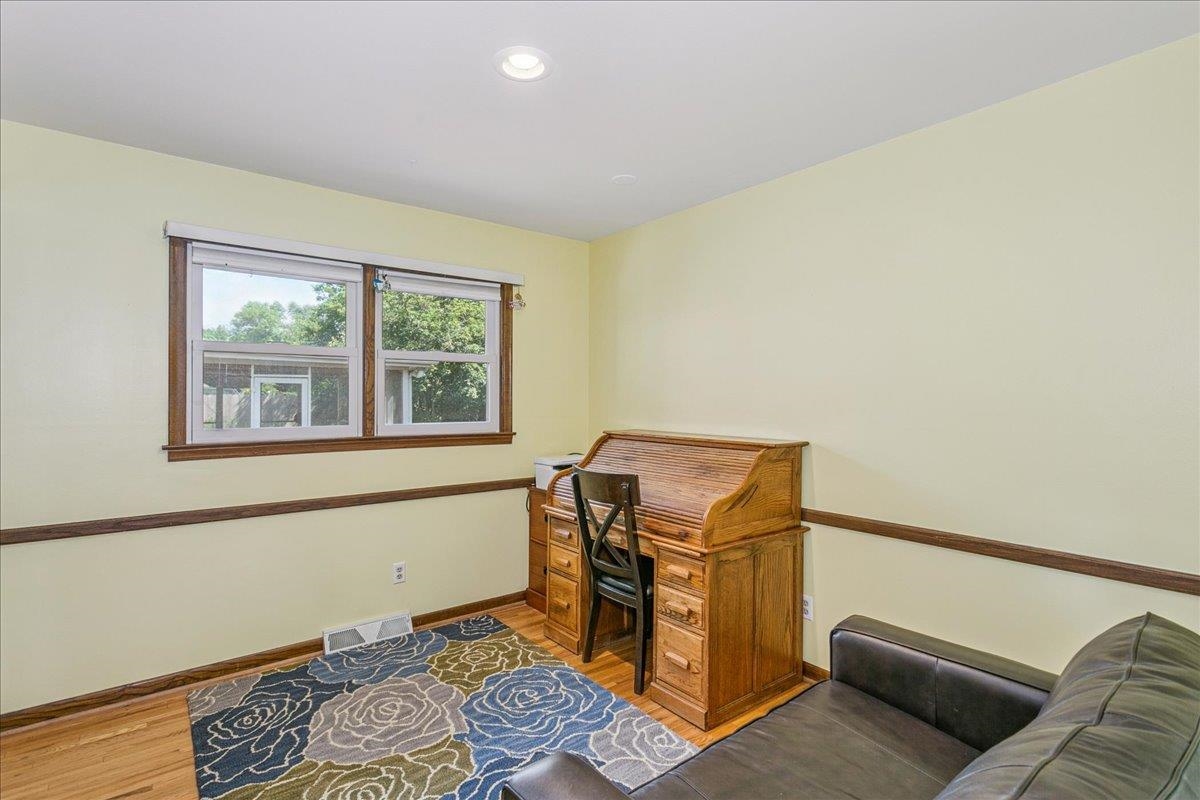 134 N Armour St Property Photo 17