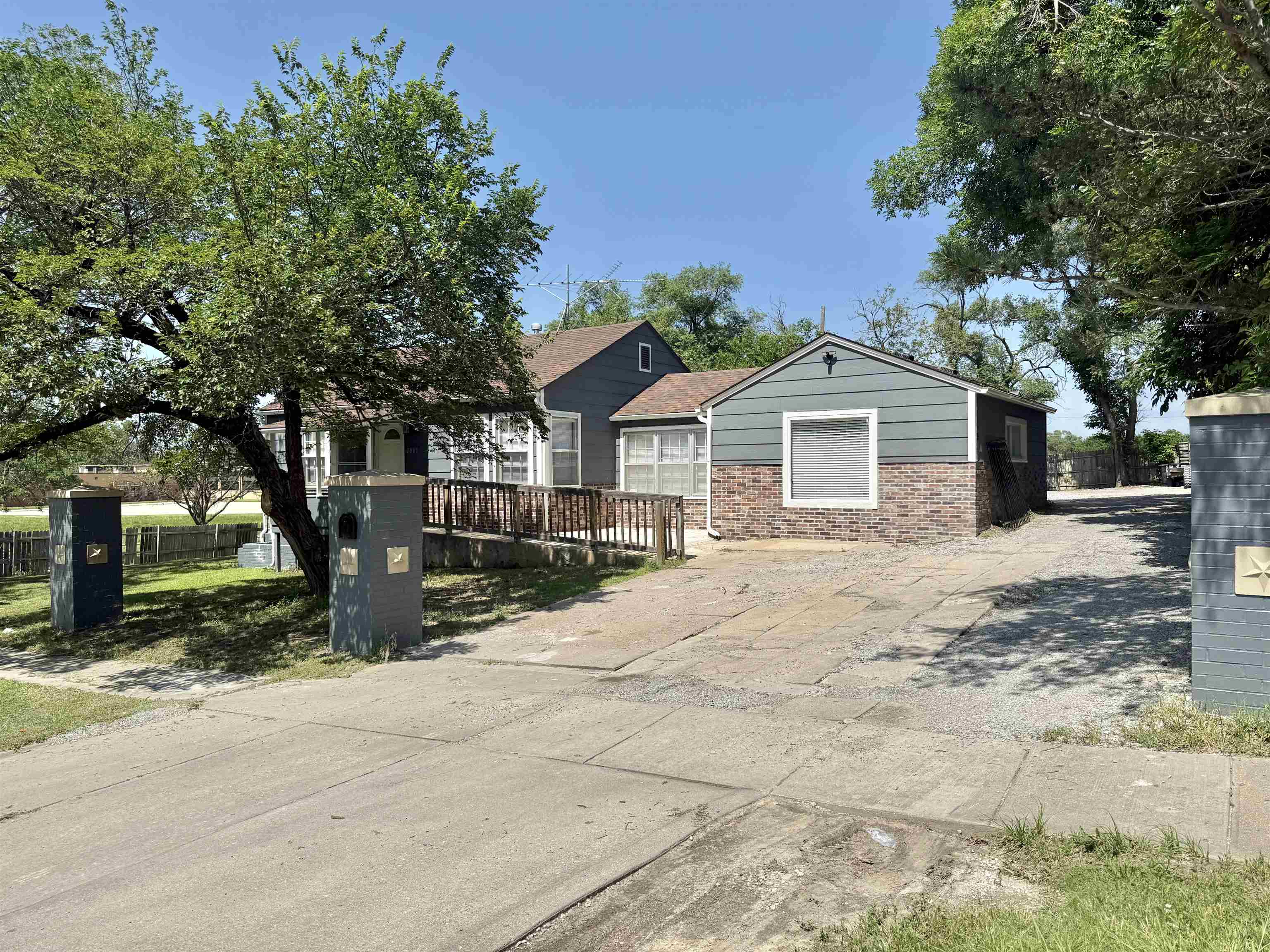 2800 S Rutan St Property Photo 1