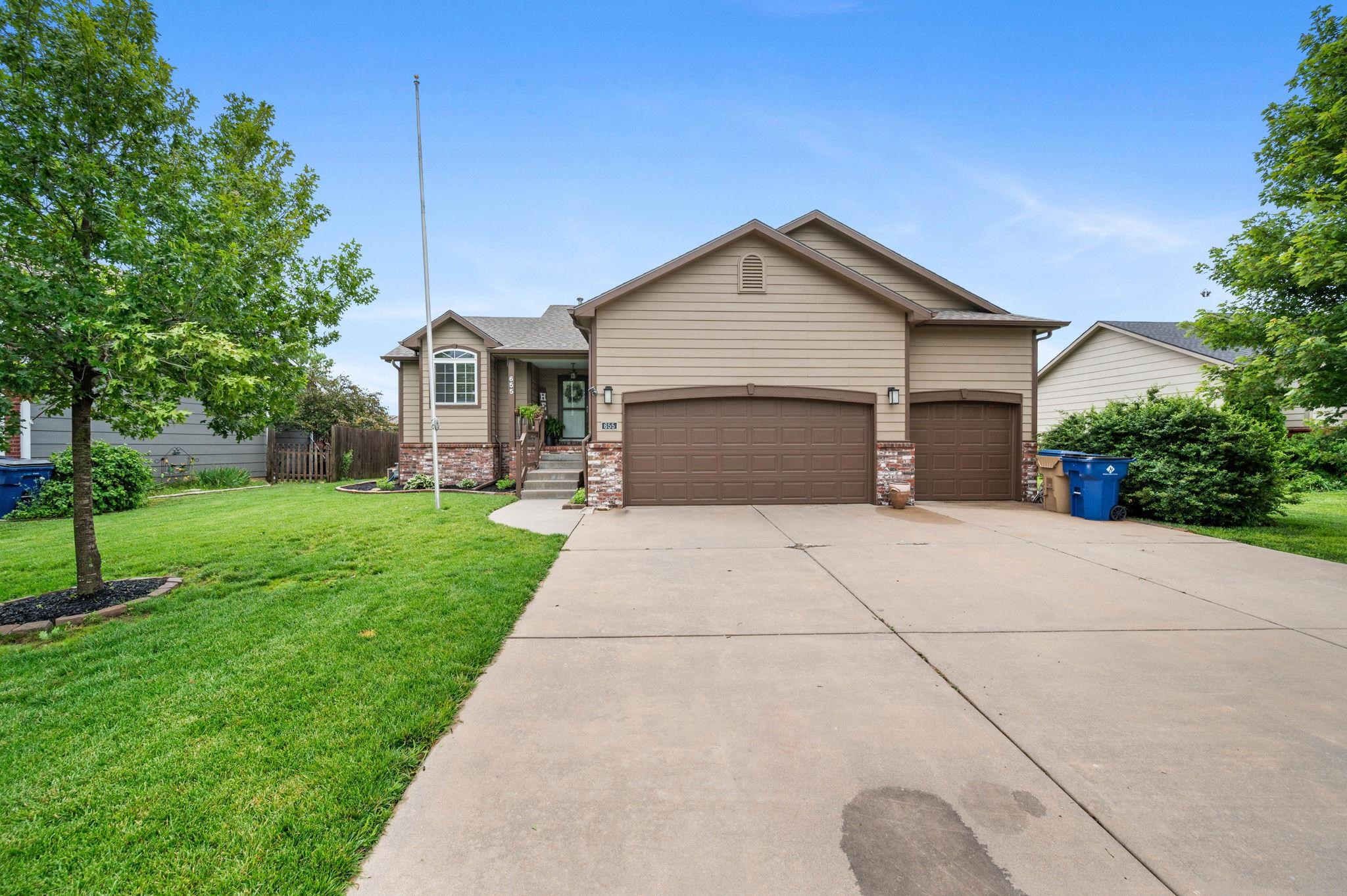 655 Cedar Property Photo 1