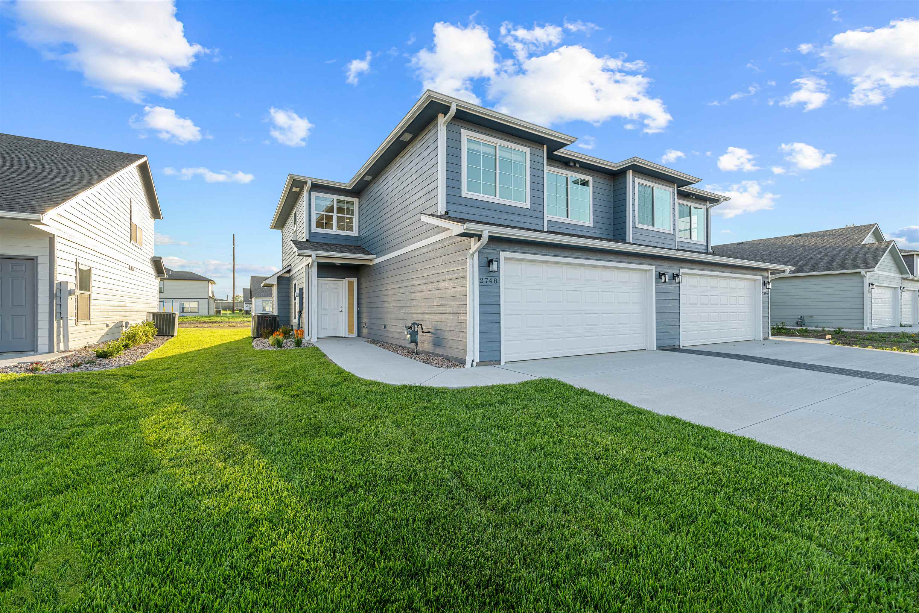 2748 Amelia Property Photo 1