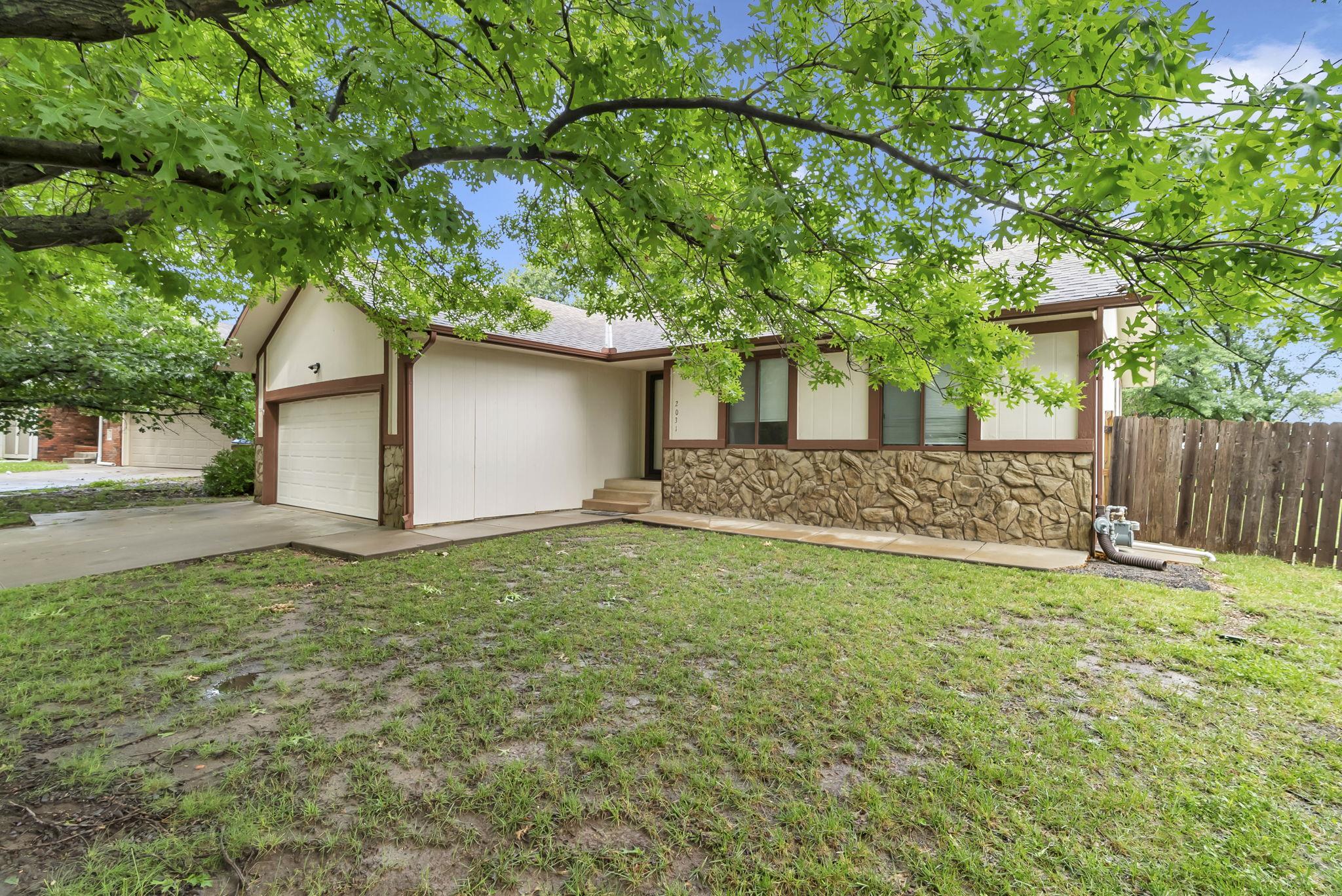 2031 N Burning Tree Property Photo