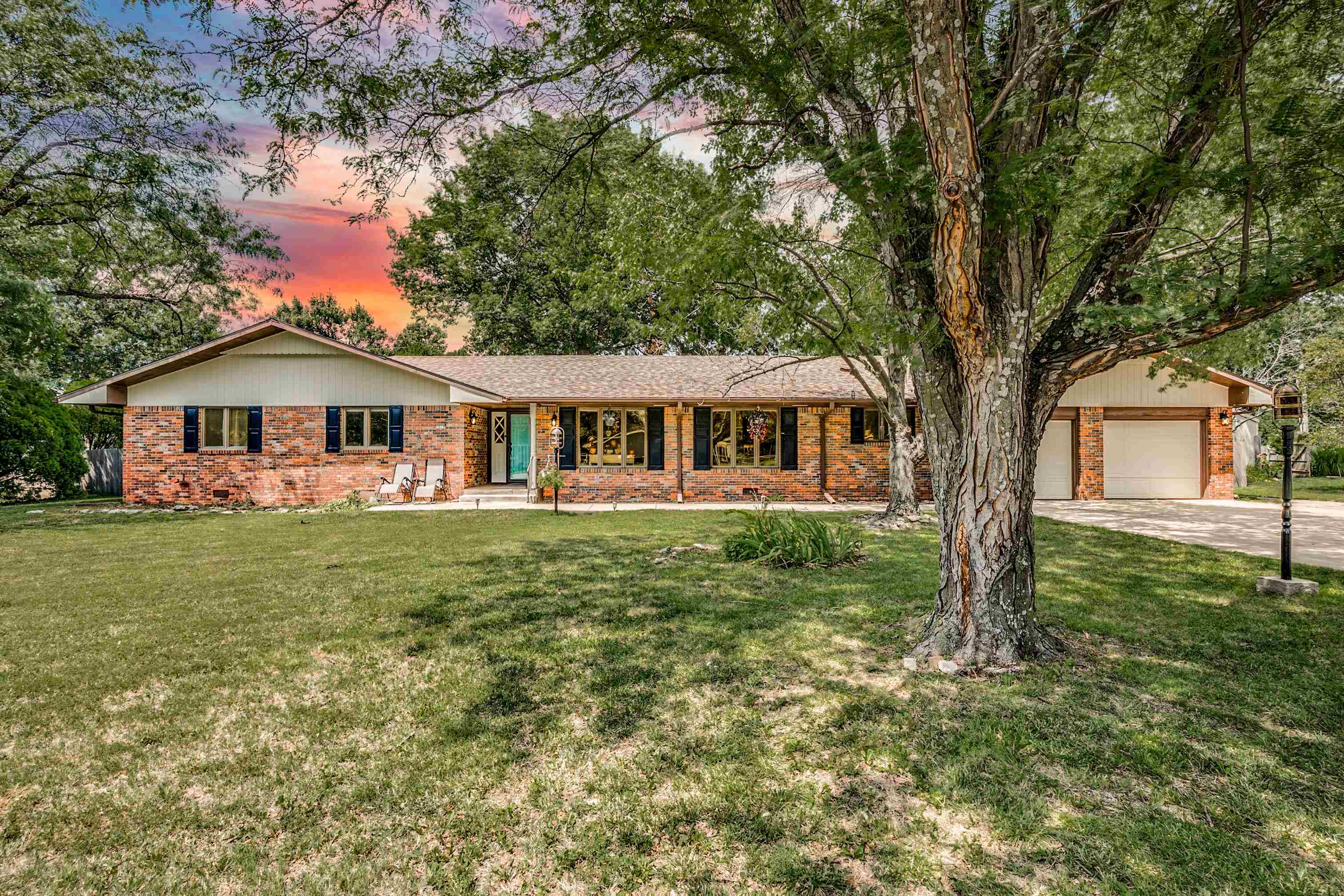 1010 Delmar Dr Property Photo