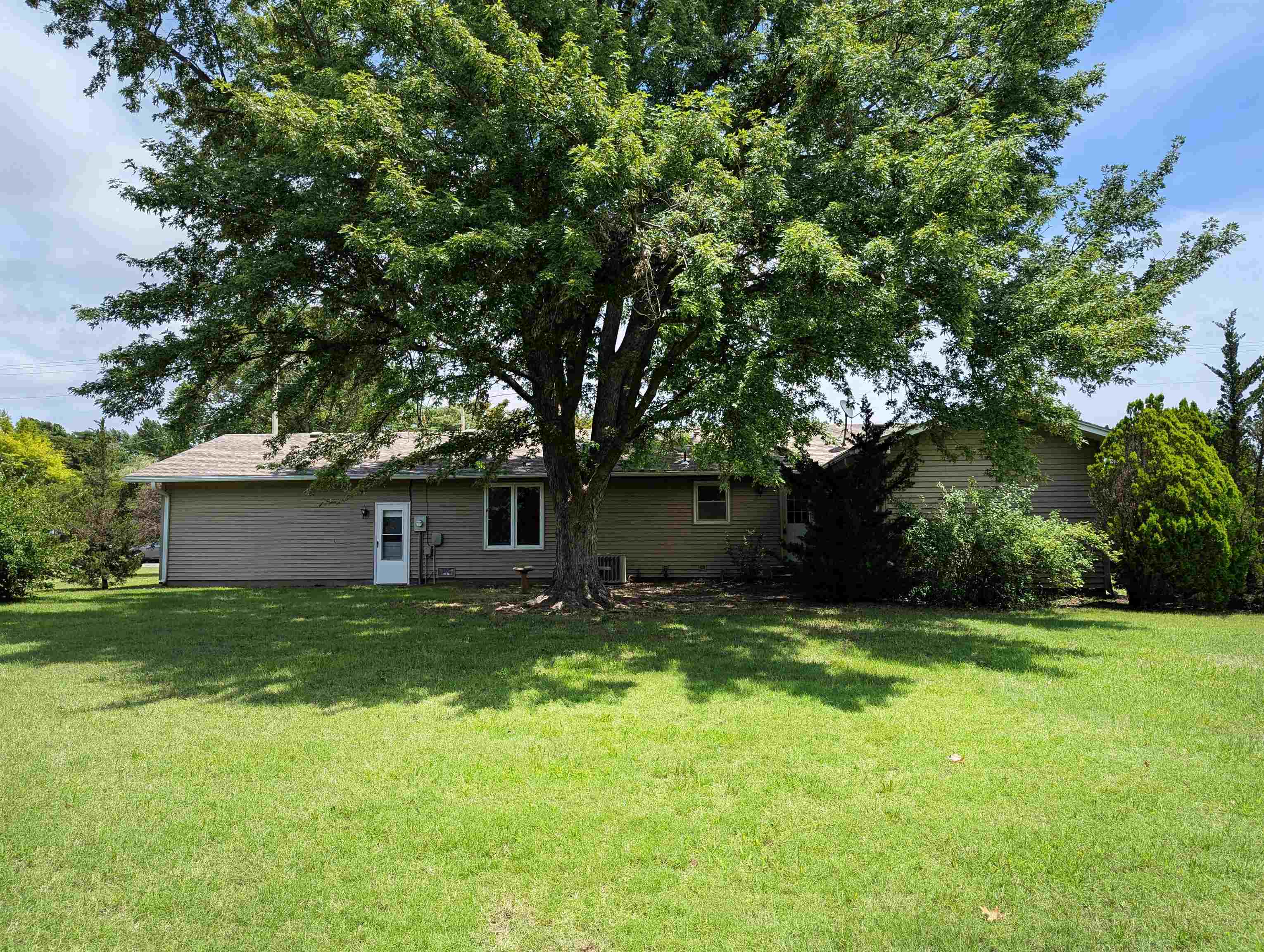 703 Lucky Ln Property Photo 17