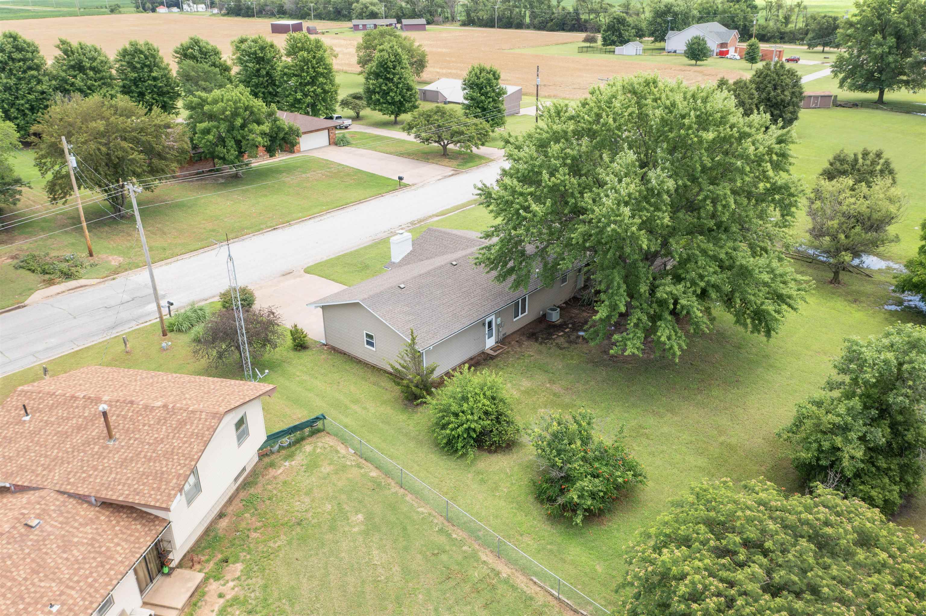 703 Lucky Ln Property Photo 18