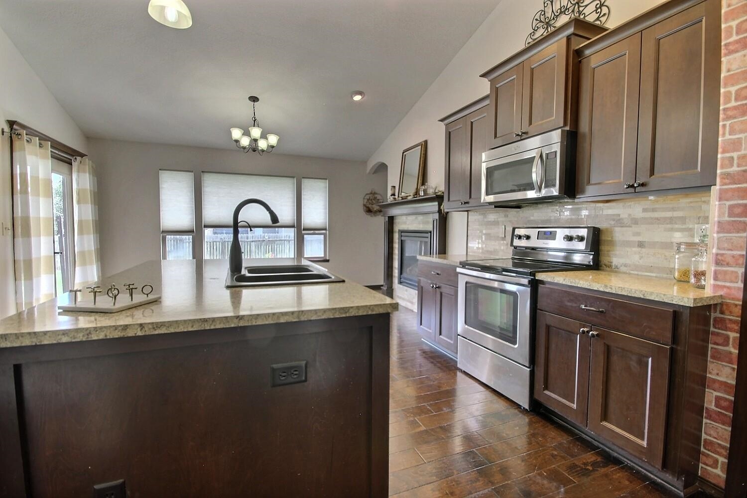 3006 N Rock Bridge St Property Photo 7