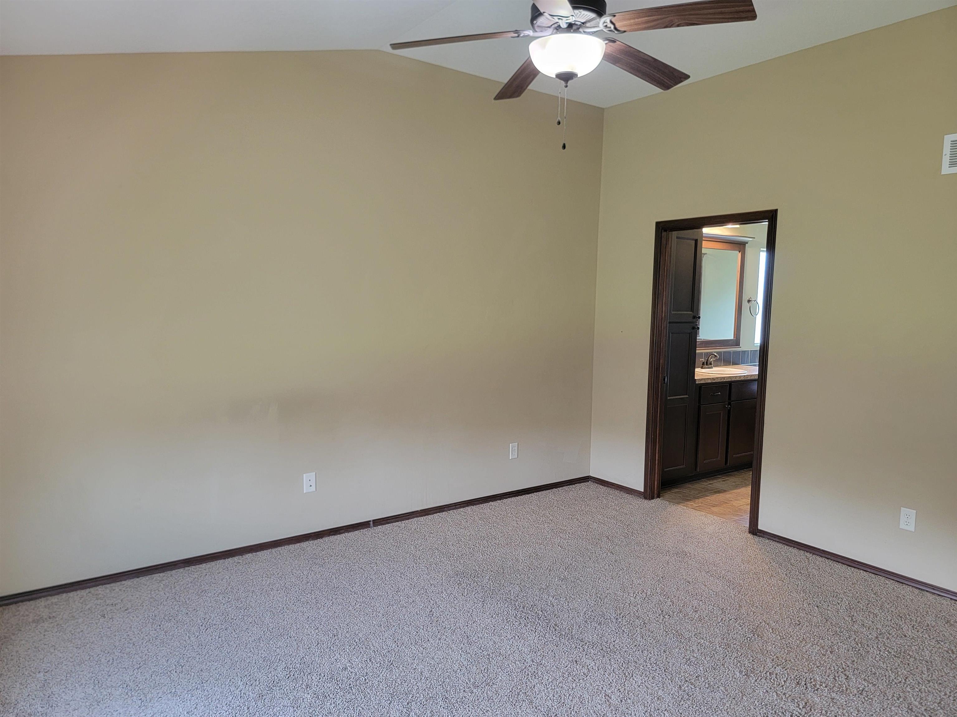 3006 N Rock Bridge St Property Photo 8