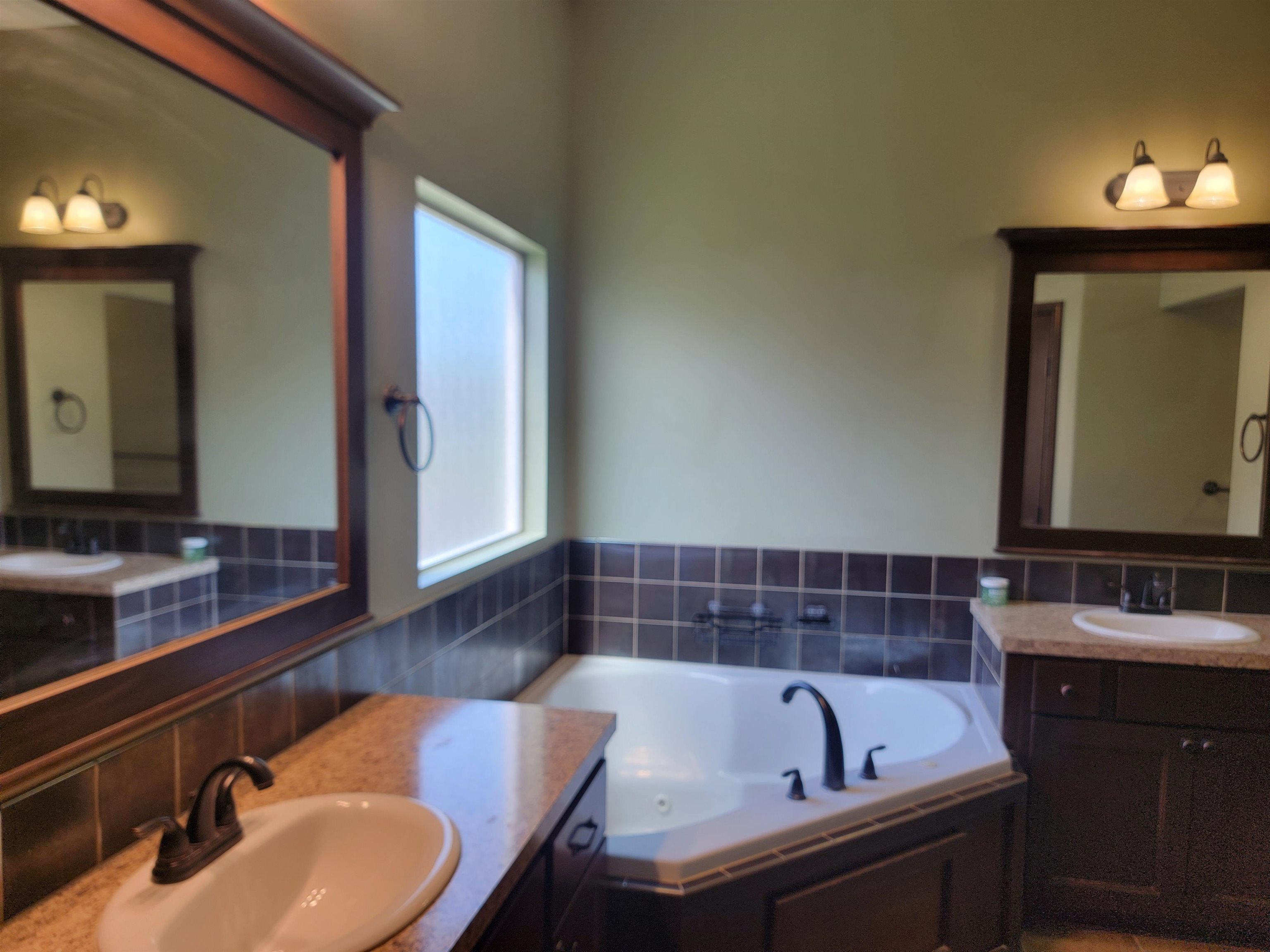 3006 N Rock Bridge St Property Photo 10