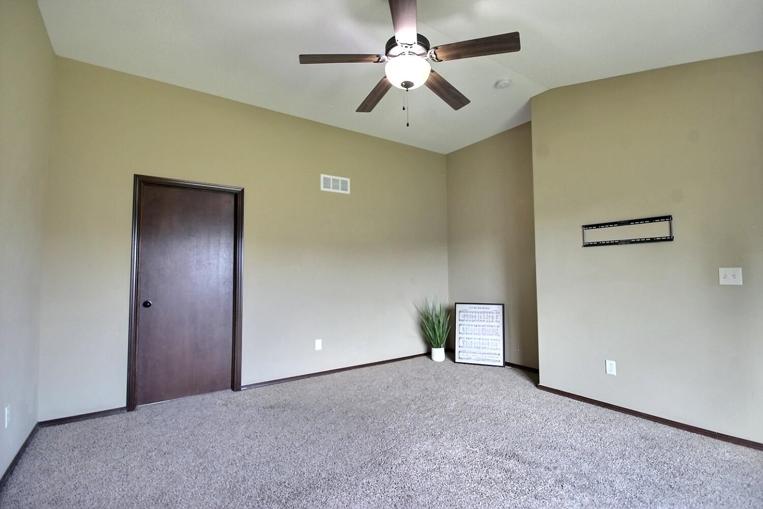 3006 N Rock Bridge St Property Photo 10