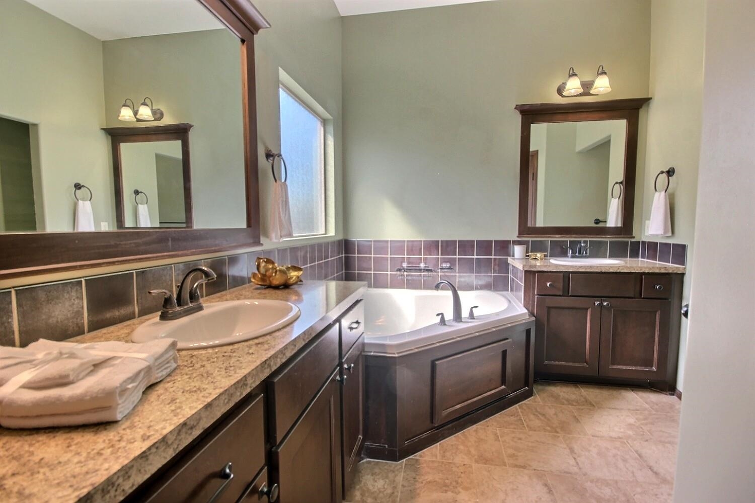 3006 N Rock Bridge St Property Photo 13