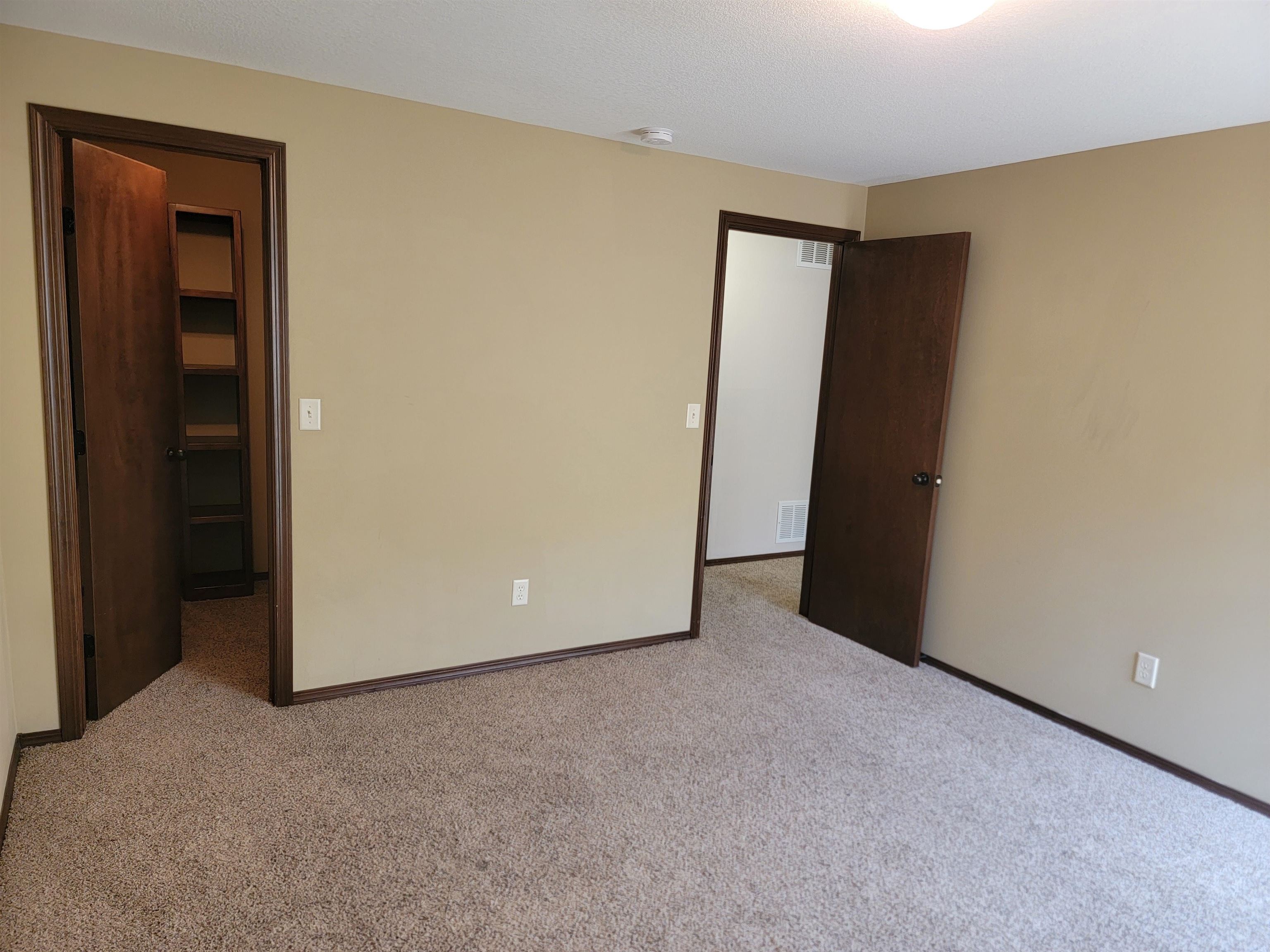 3006 N Rock Bridge St Property Photo 24