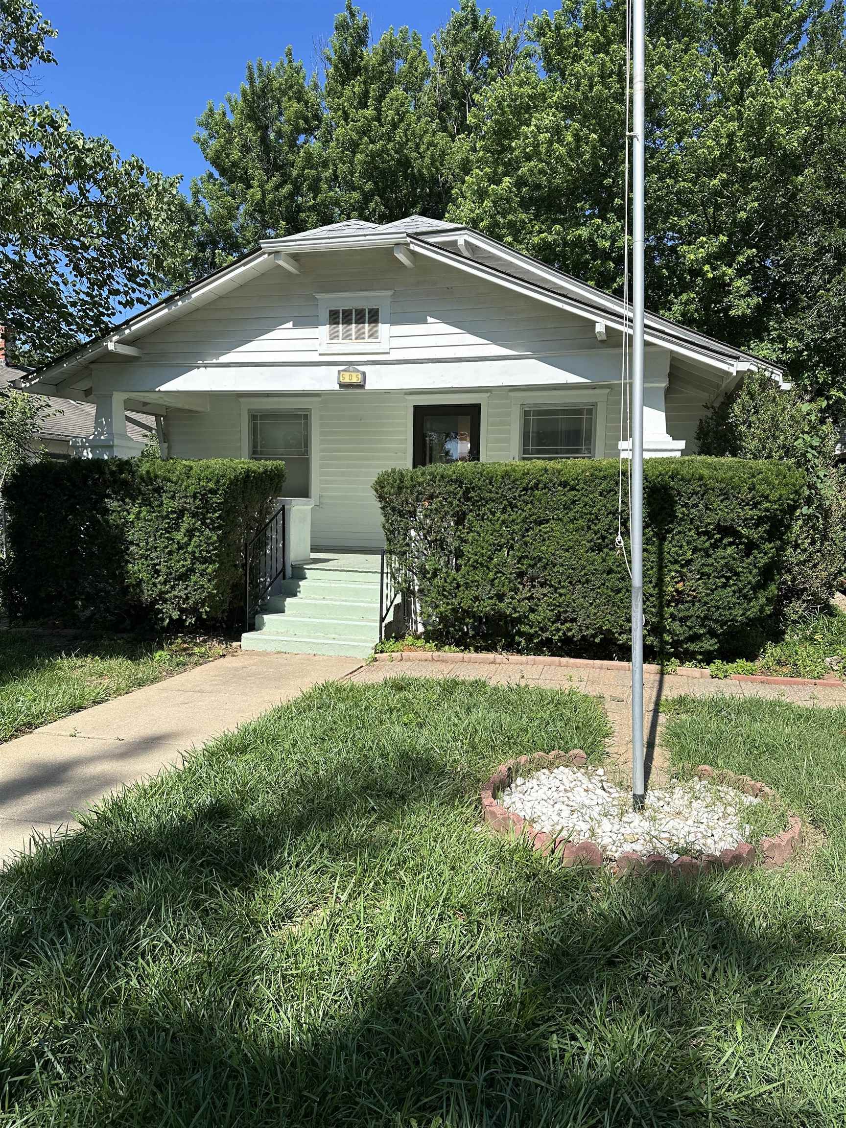 505 S Emporia Property Photo 1
