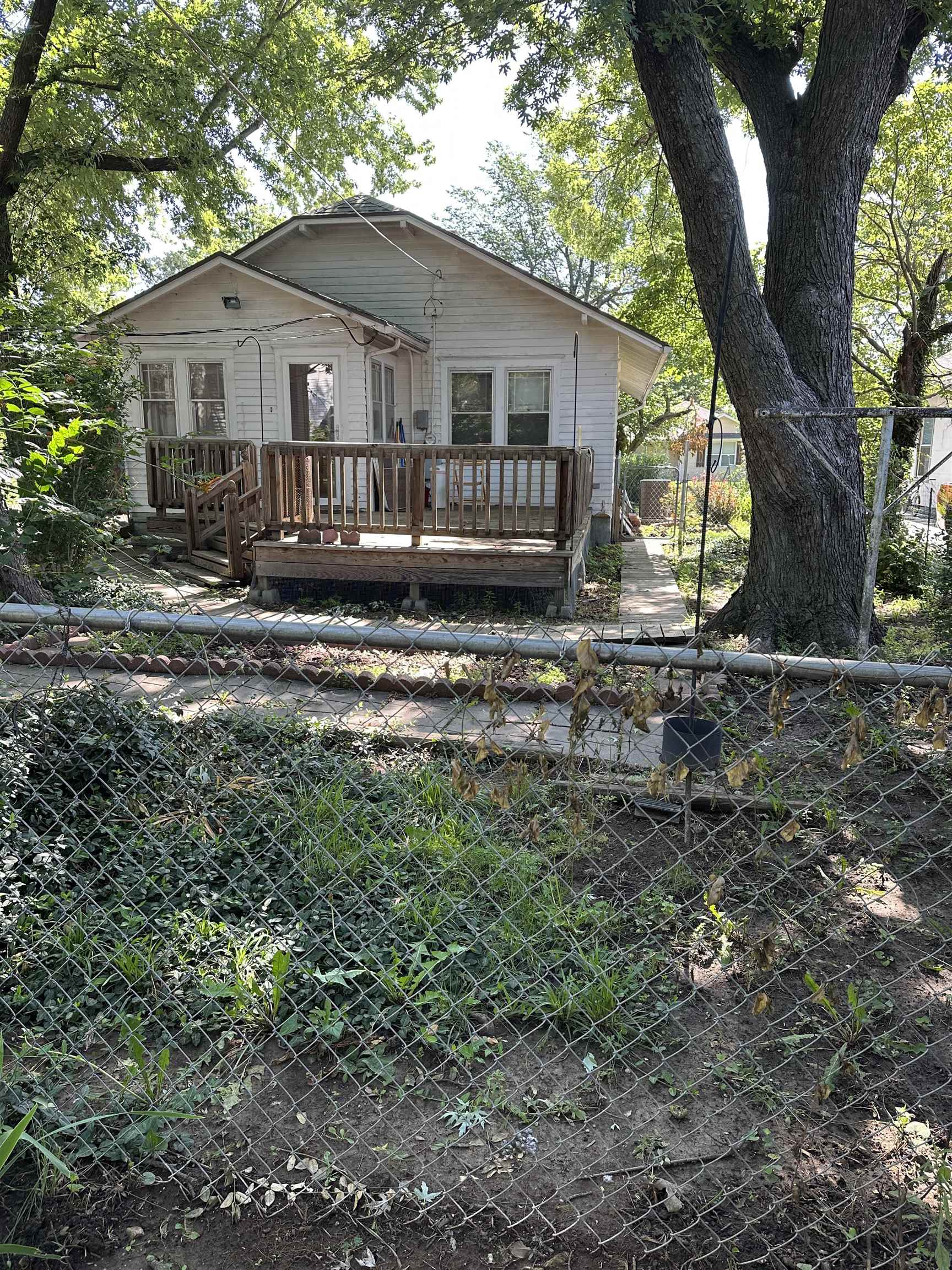 505 S Emporia Property Photo 8