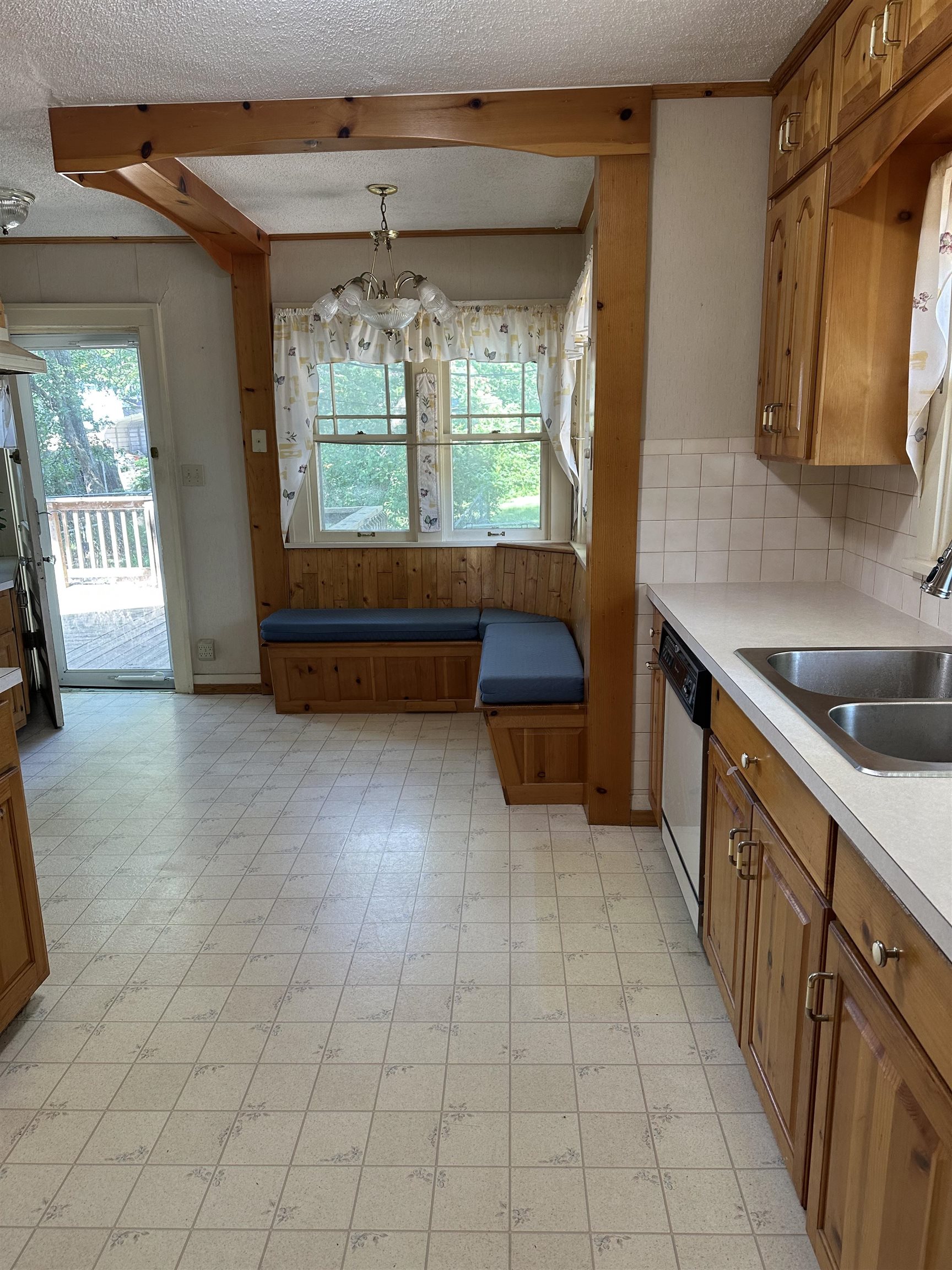 505 S Emporia Property Photo 10