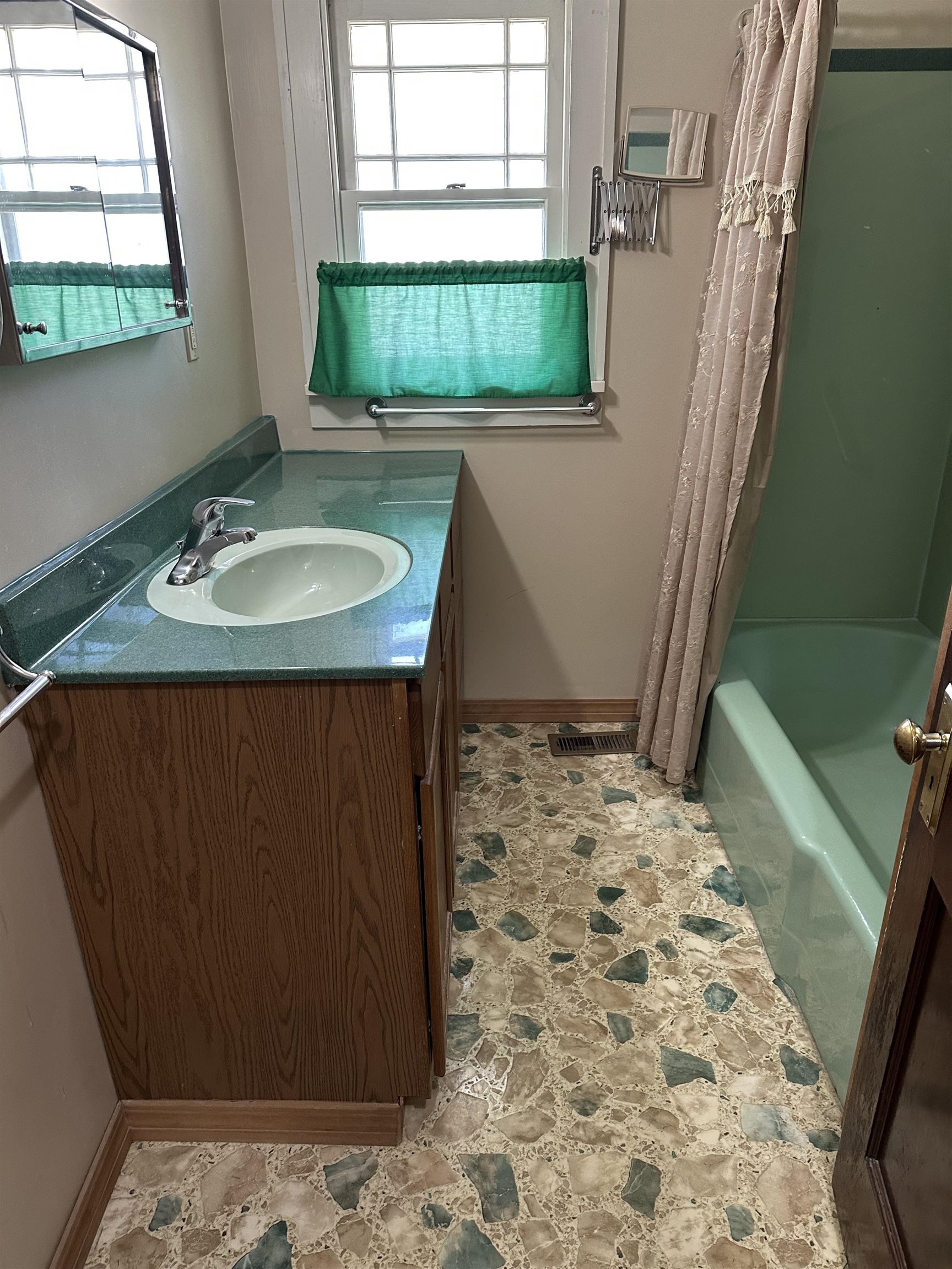 505 S Emporia Property Photo 14