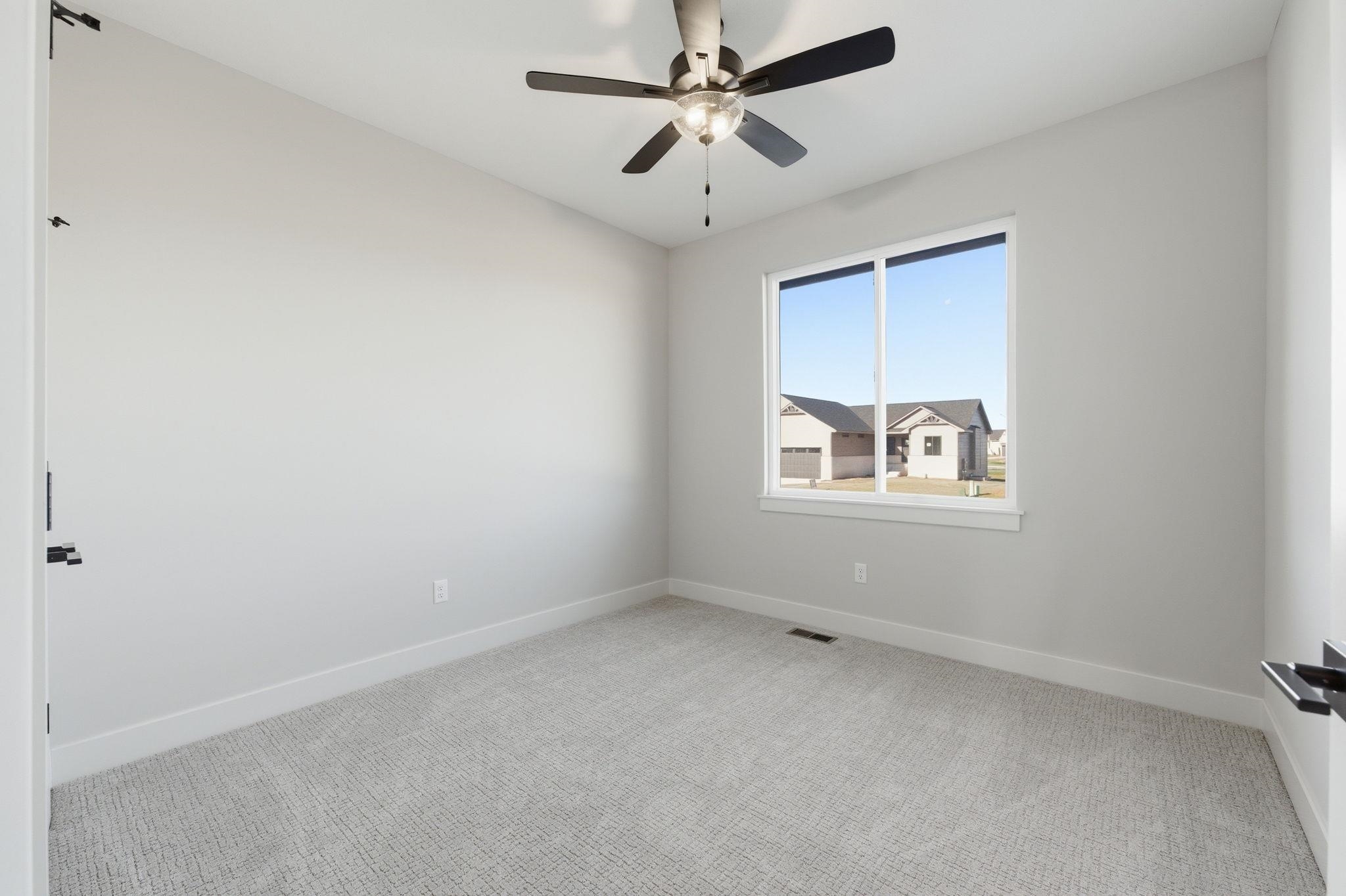 8424 Pebble St Property Photo 22