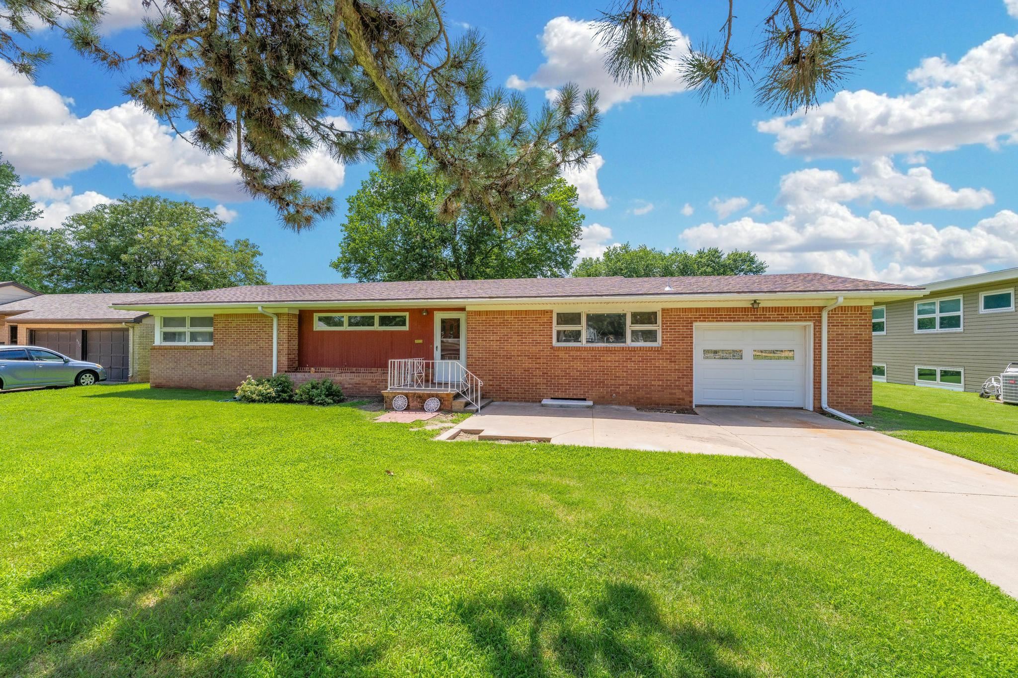 606 N Kansas Ave