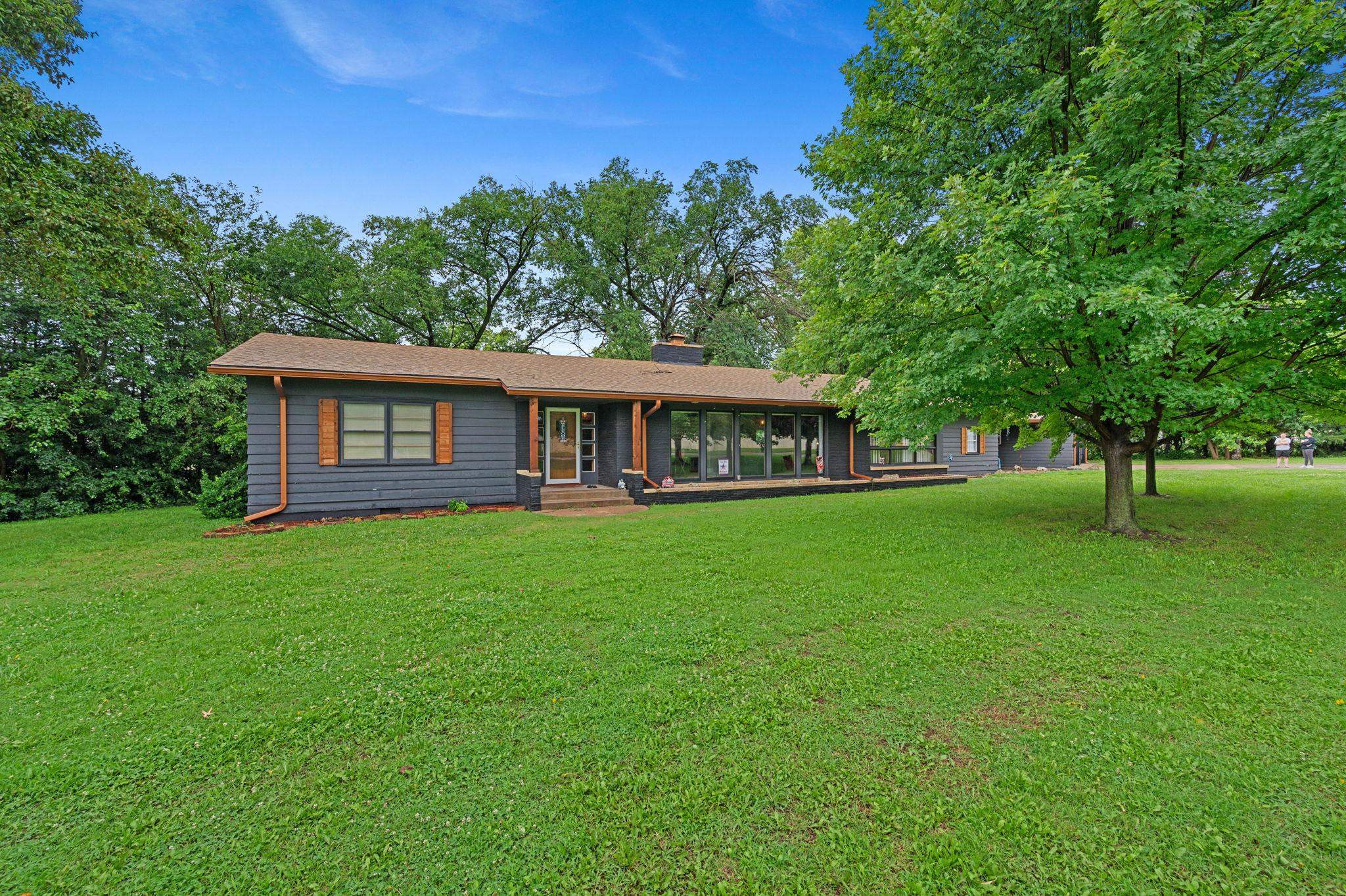 1615 Country Club Rd