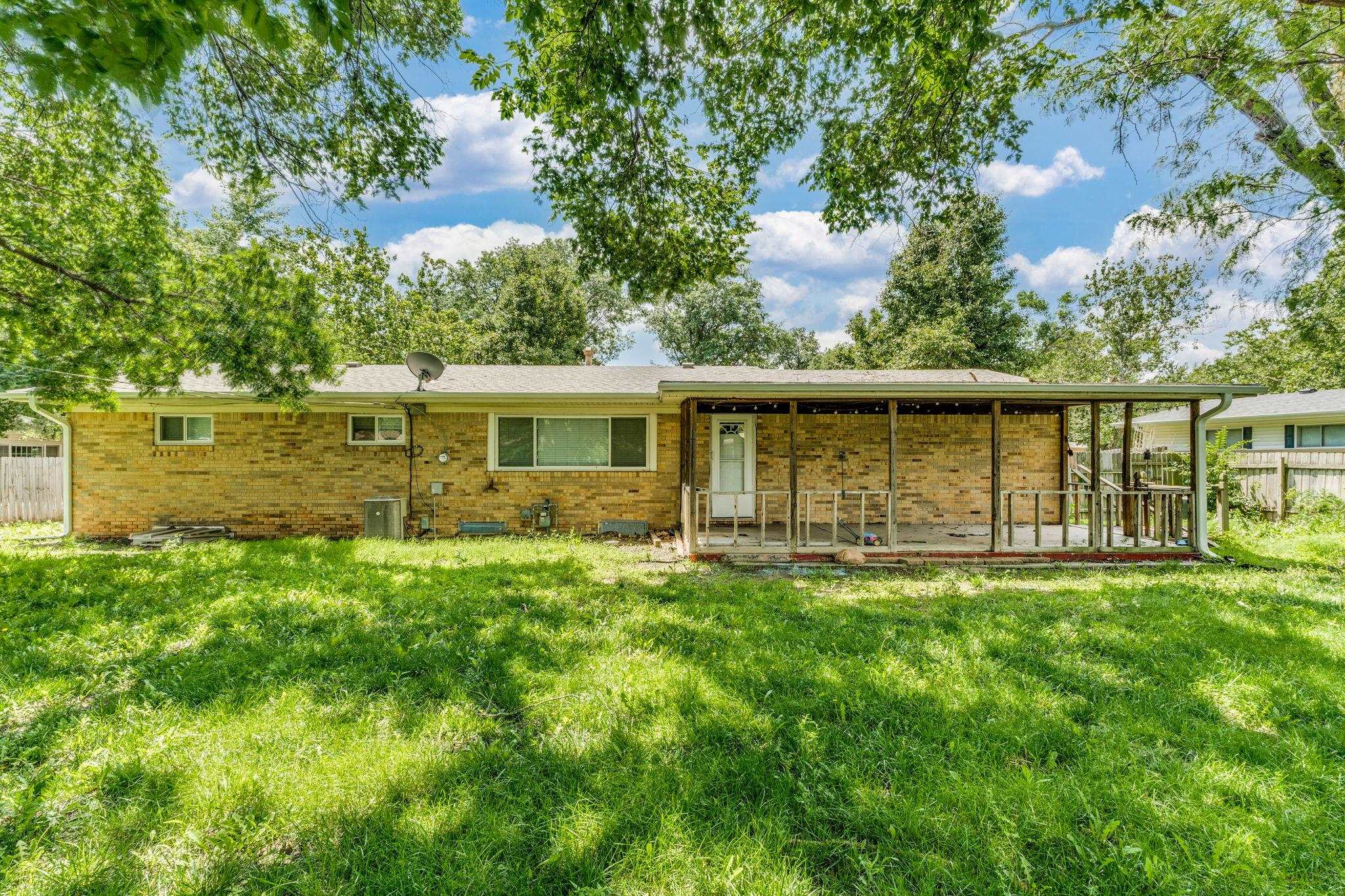 9620 W Tee Ln Property Photo 1