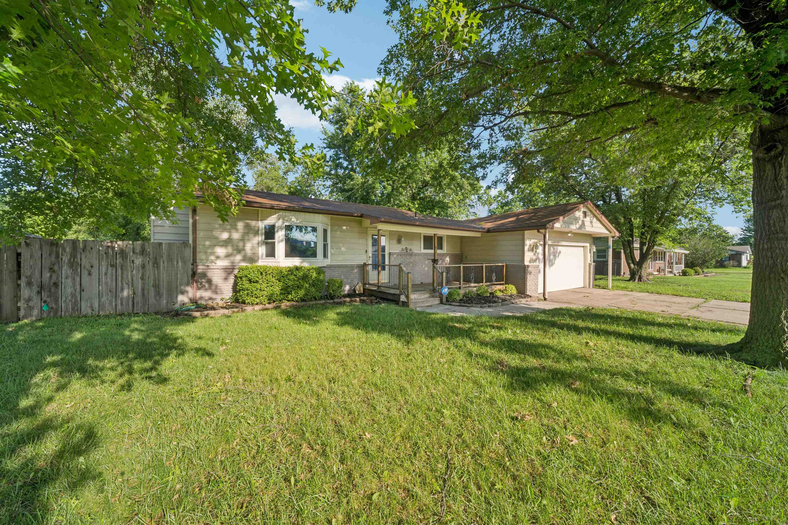 1713 N Terry Ln Property Photo 3