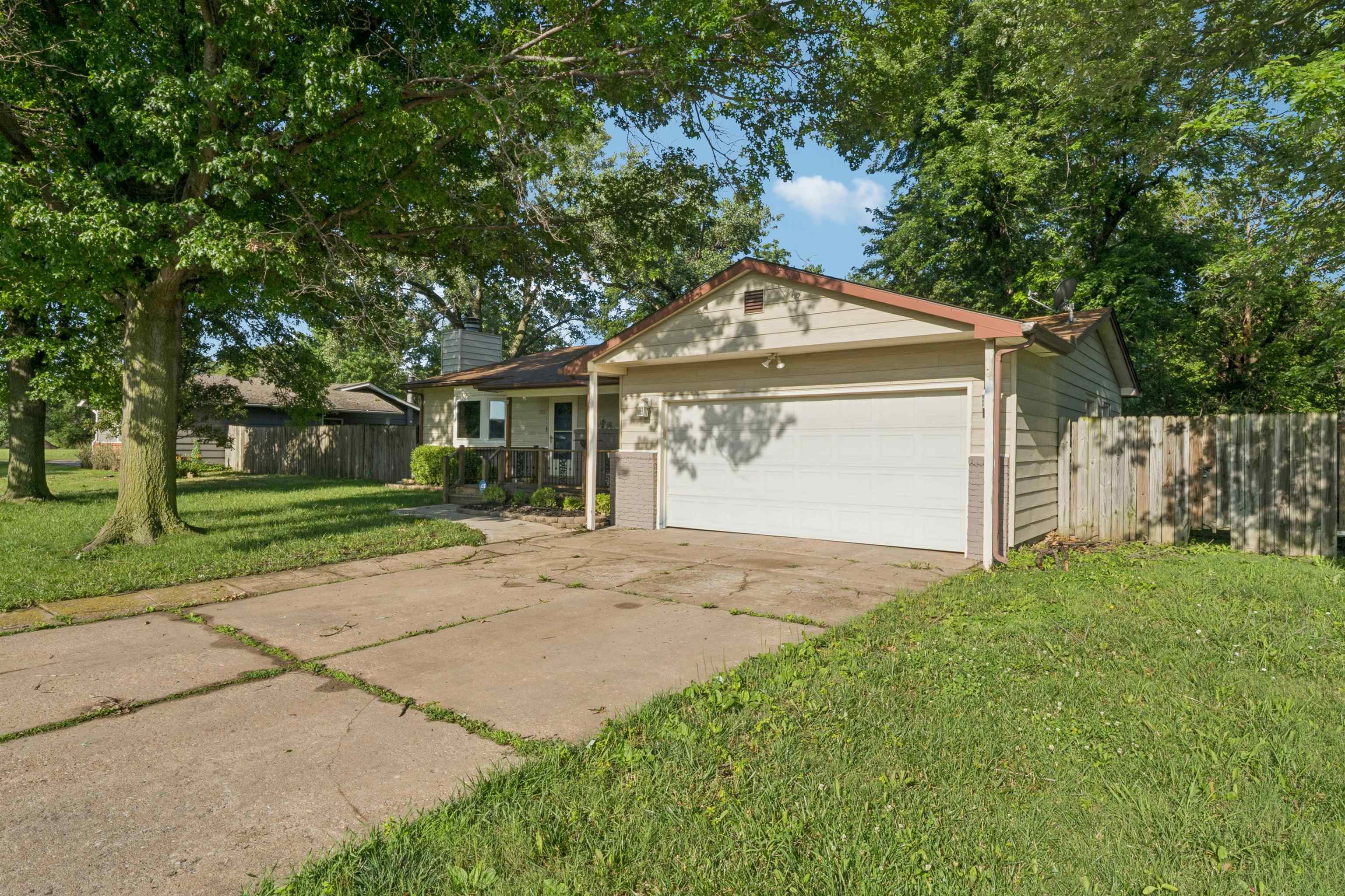 1713 N Terry Ln Property Photo 4