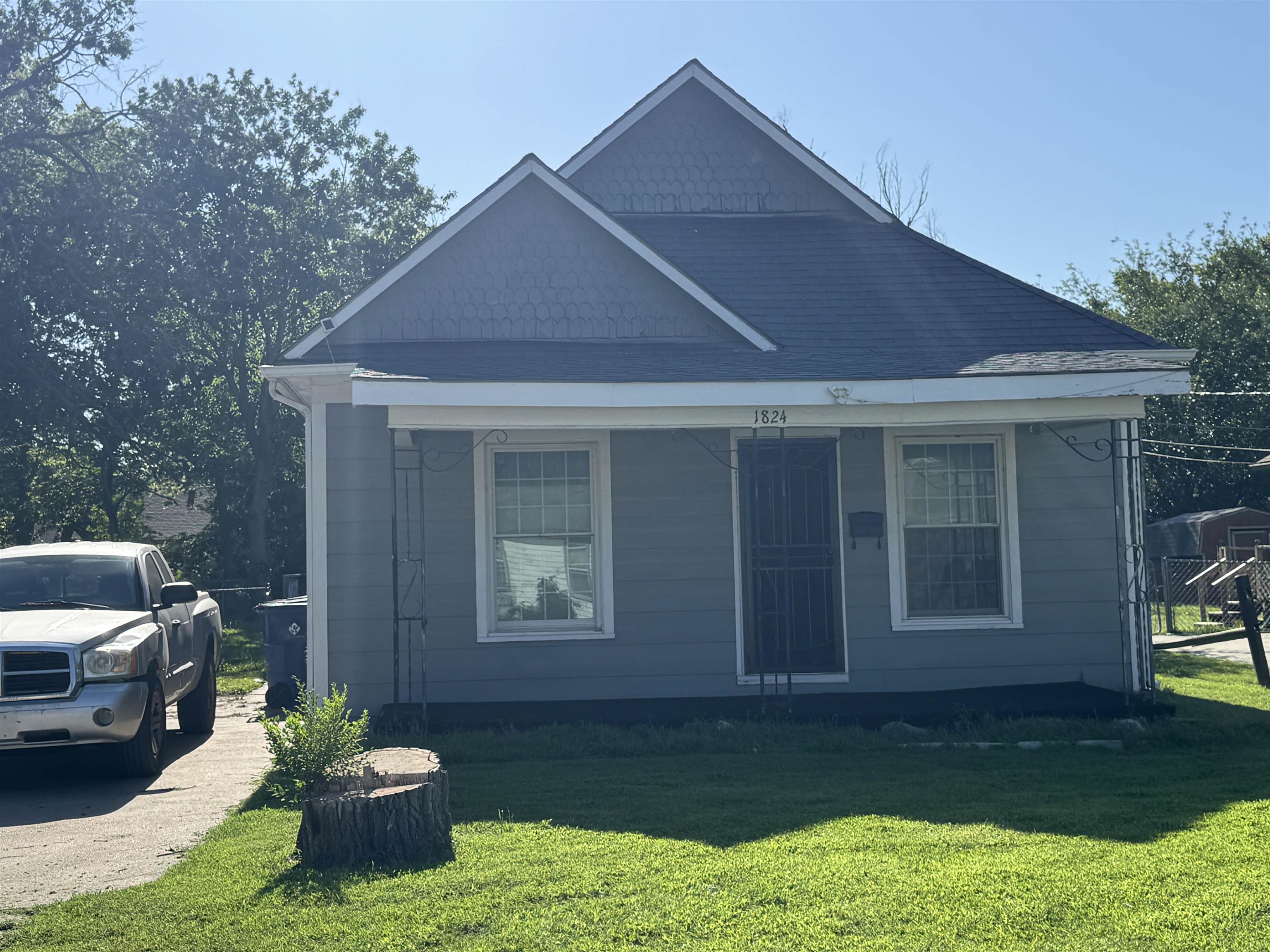 1824 S Glenn St Property Photo