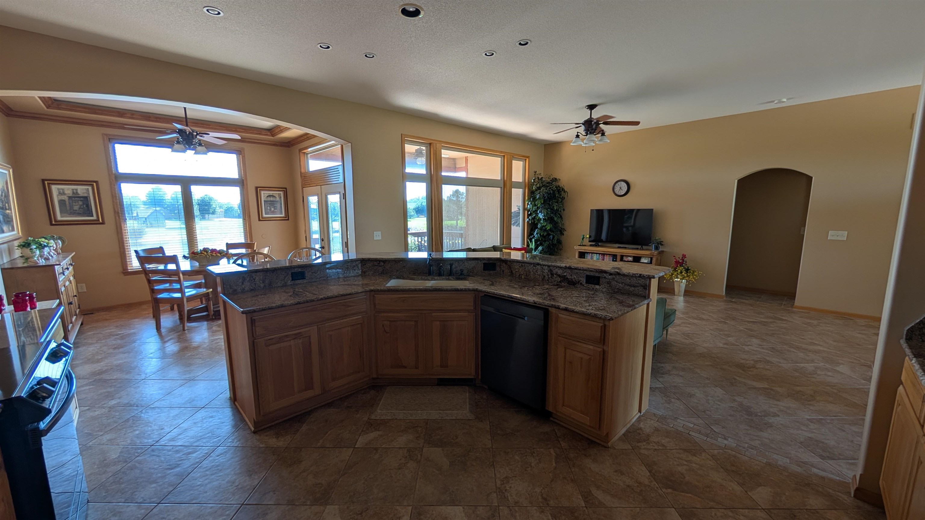 1013 N Beau Jardin St Property Photo 3