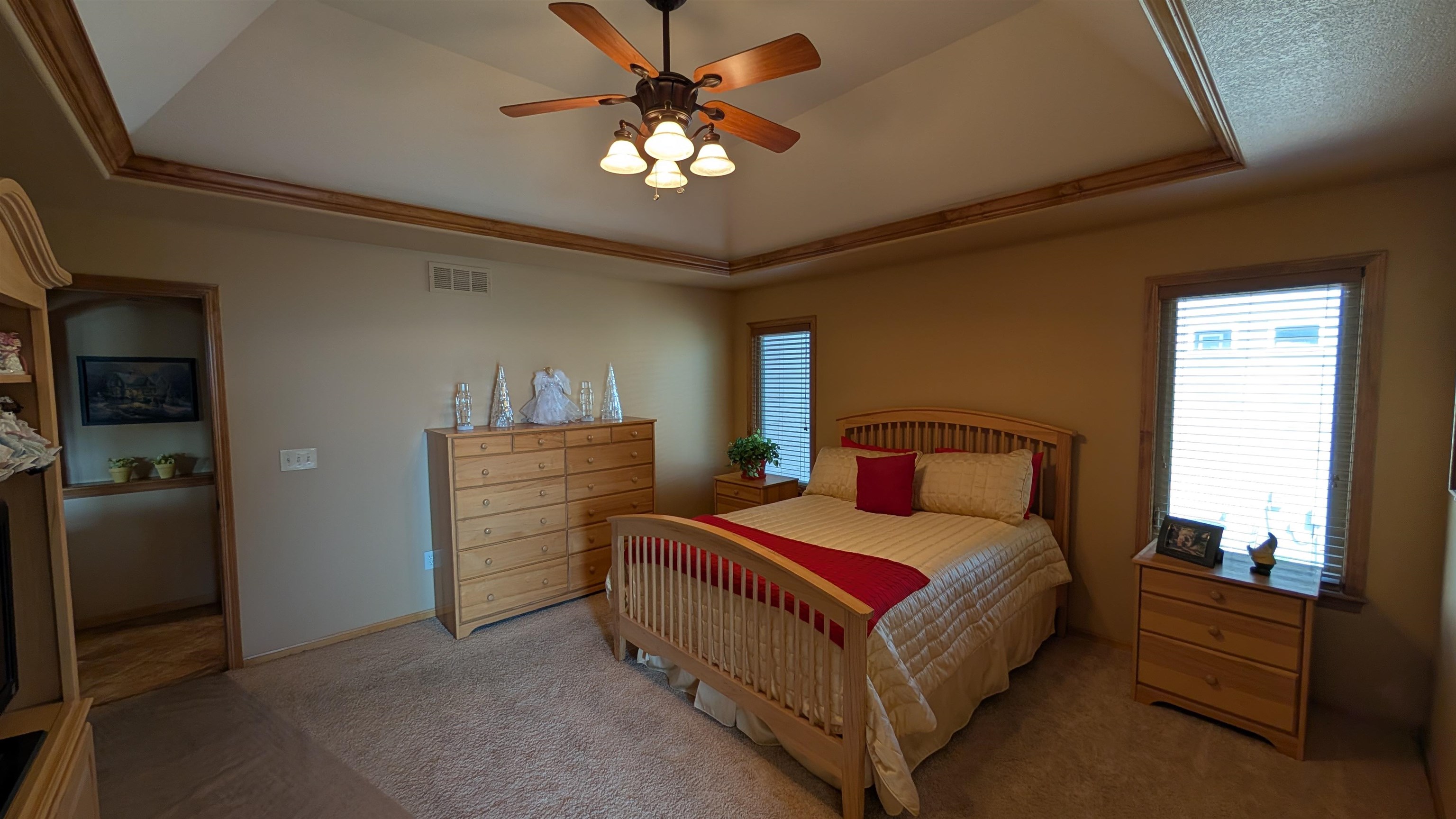 1013 N Beau Jardin St Property Photo 8