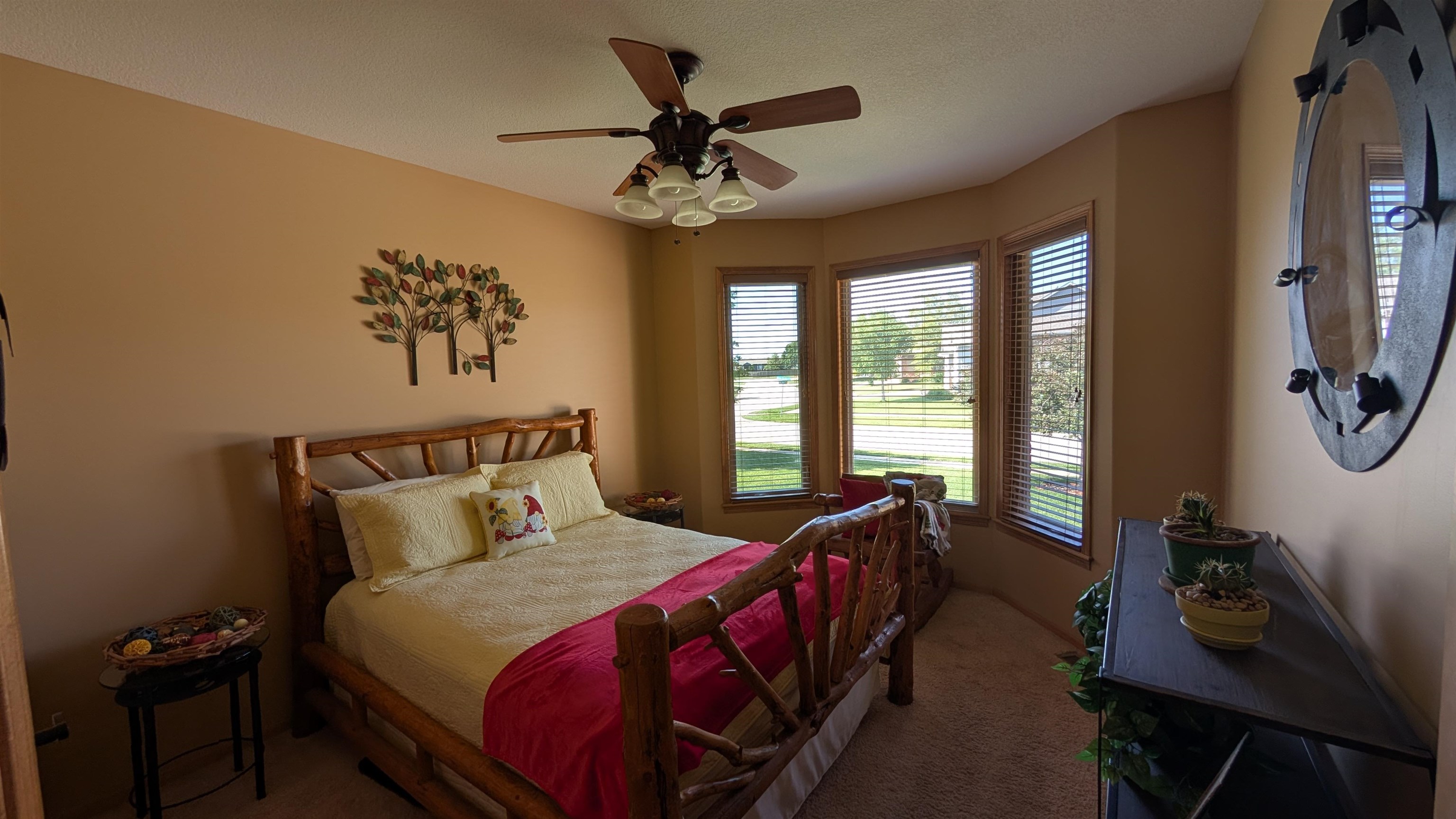 1013 N Beau Jardin St Property Photo 11