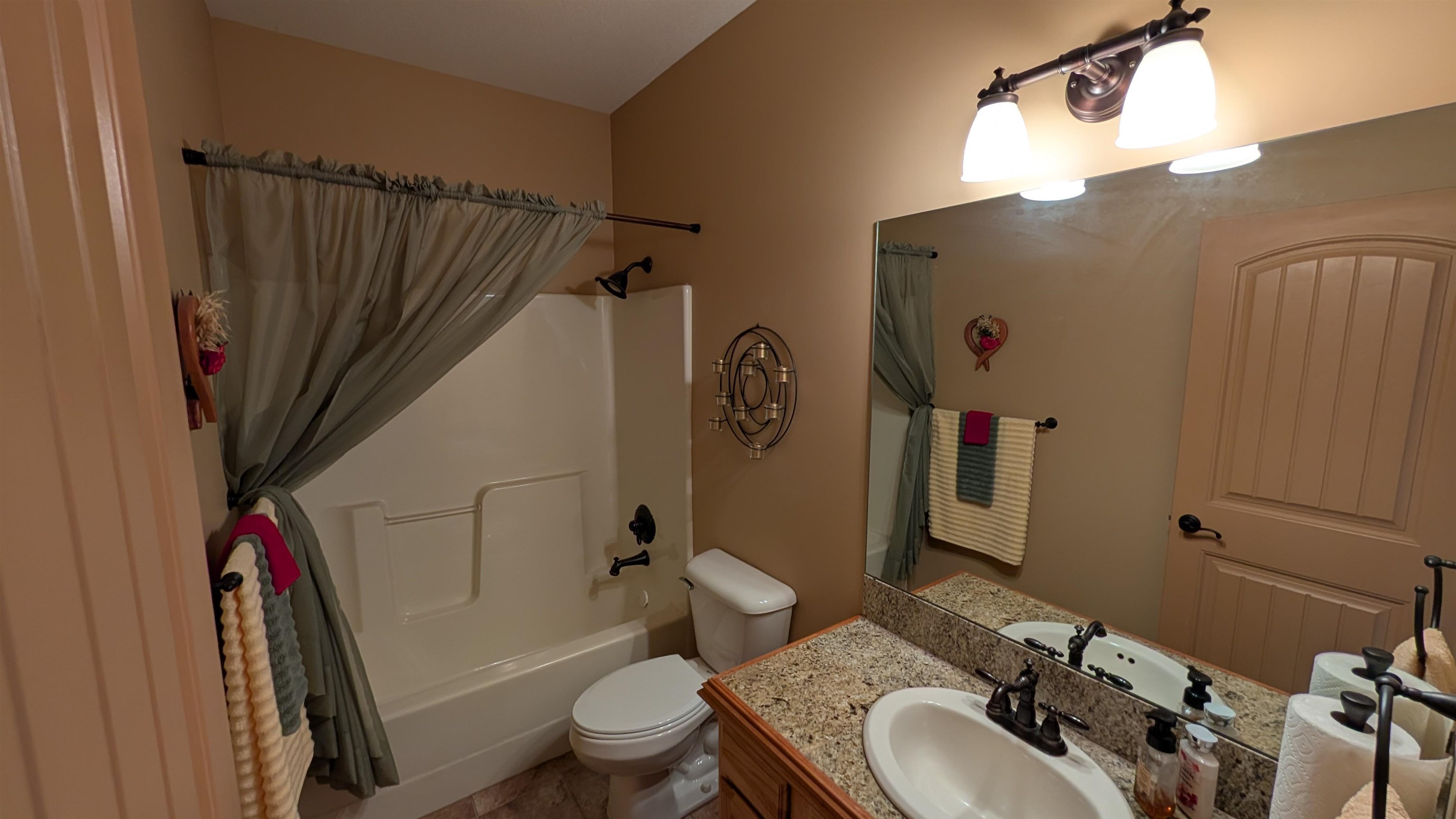 1013 N Beau Jardin St Property Photo 15