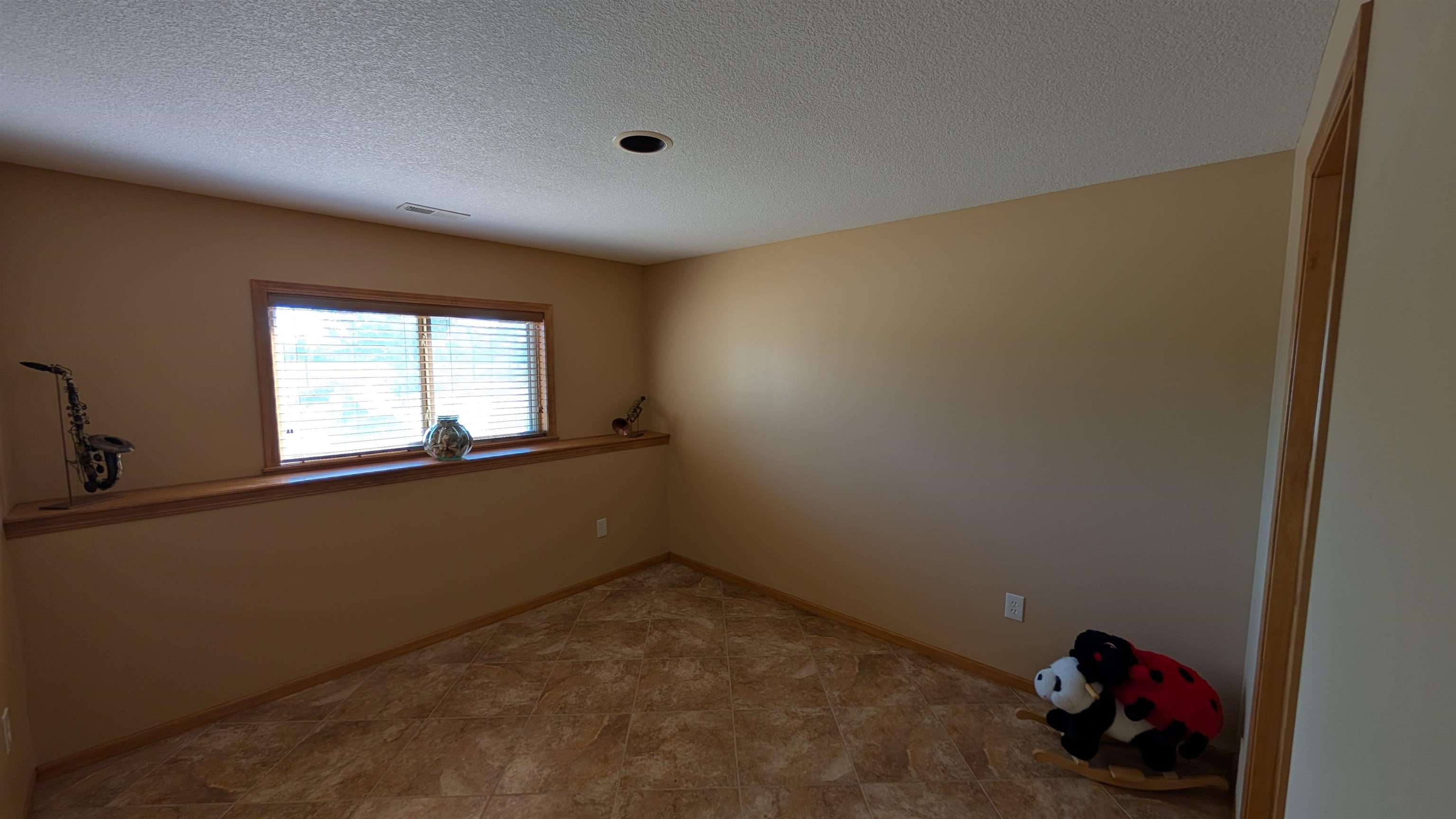 1013 N Beau Jardin St Property Photo 20