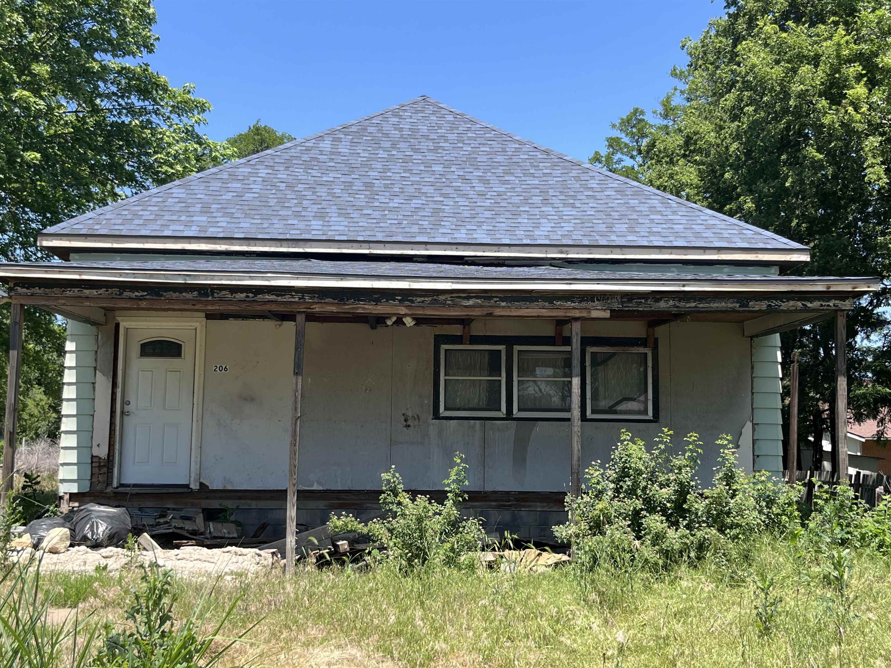 206 E Nebraska Property Photo 1