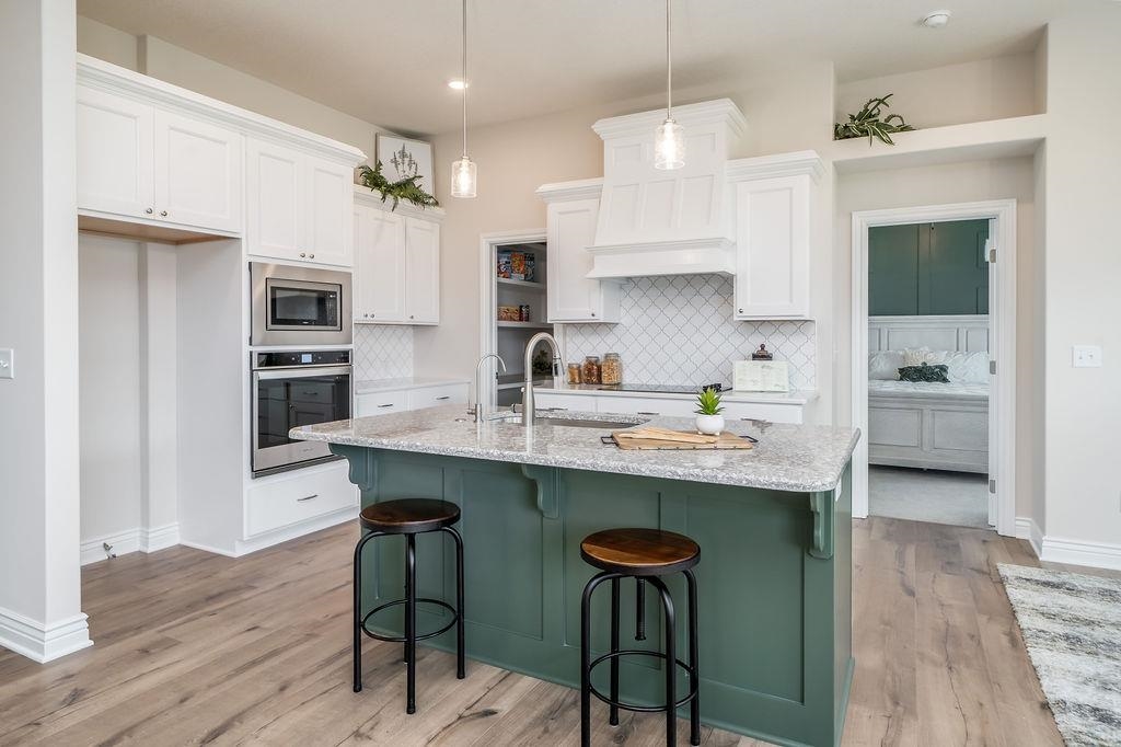 1242 W Ravendale Ln Property Photo 10