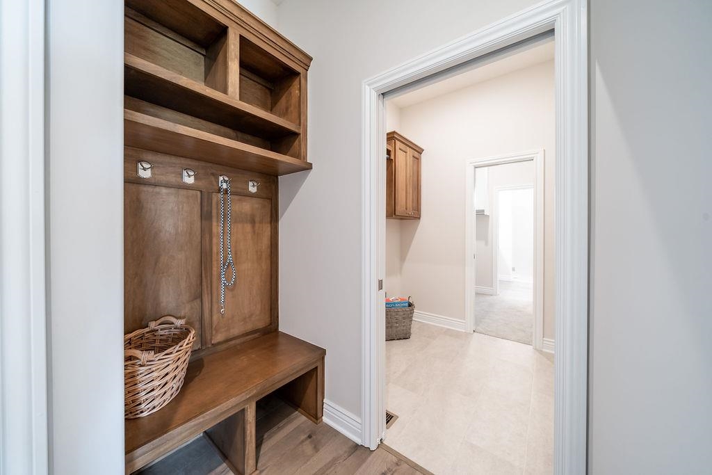 1242 W Ravendale Ln Property Photo 12