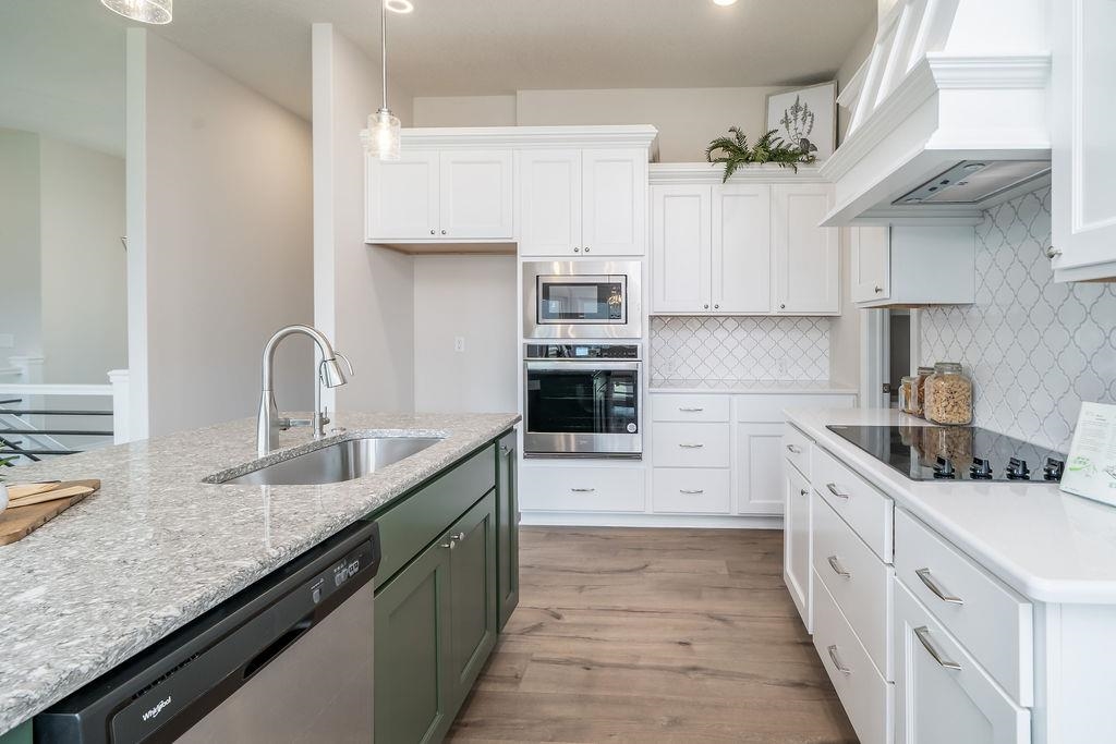 1242 W Ravendale Ln Property Photo 13