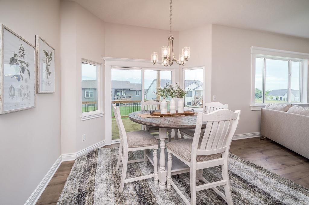 1242 W Ravendale Ln Property Photo 17