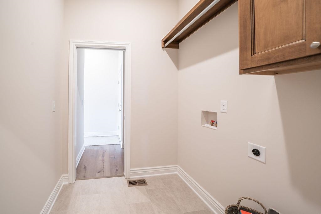 1242 W Ravendale Ln Property Photo 21