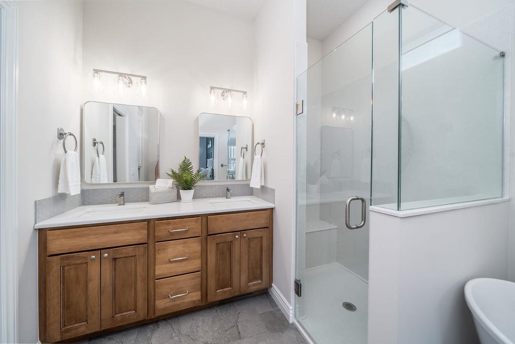 1242 W Ravendale Ln Property Photo 22