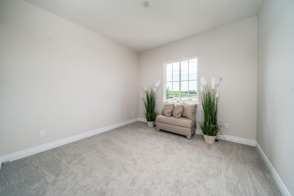 1242 W Ravendale Ln Property Photo 25