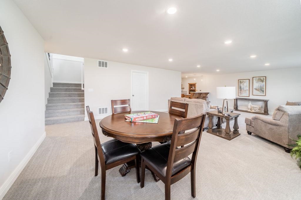 1242 W Ravendale Ln Property Photo 26