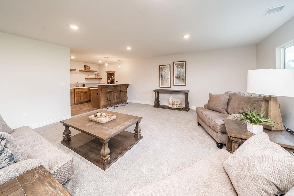 1242 W Ravendale Ln Property Photo 27