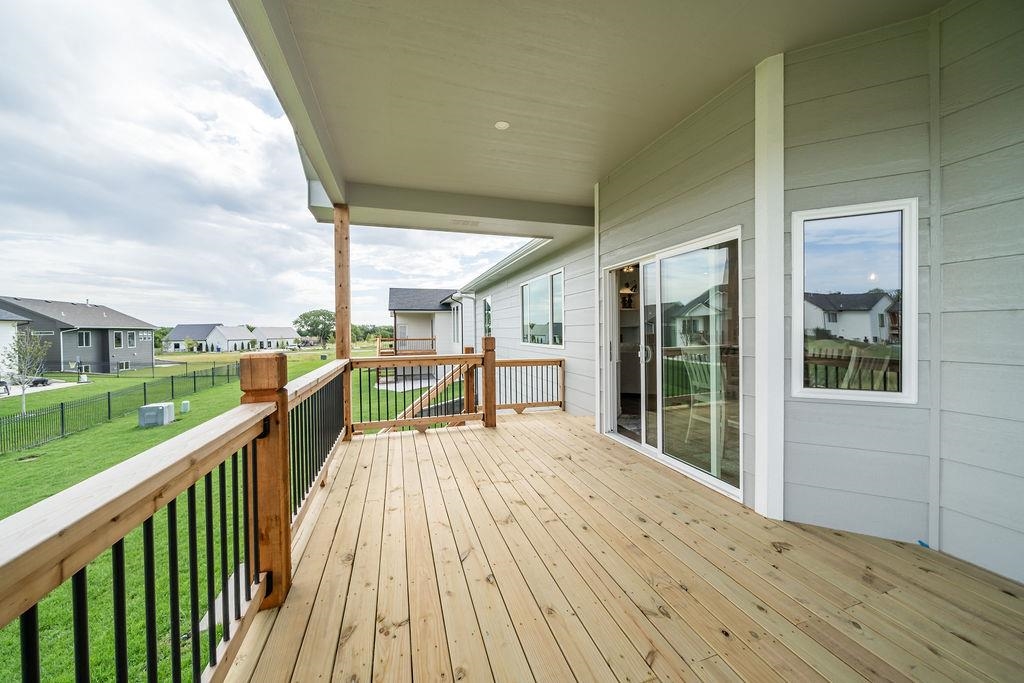 1242 W Ravendale Ln Property Photo 31