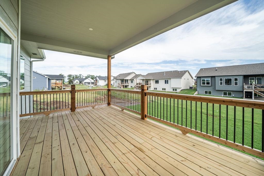 1242 W Ravendale Ln Property Photo 32