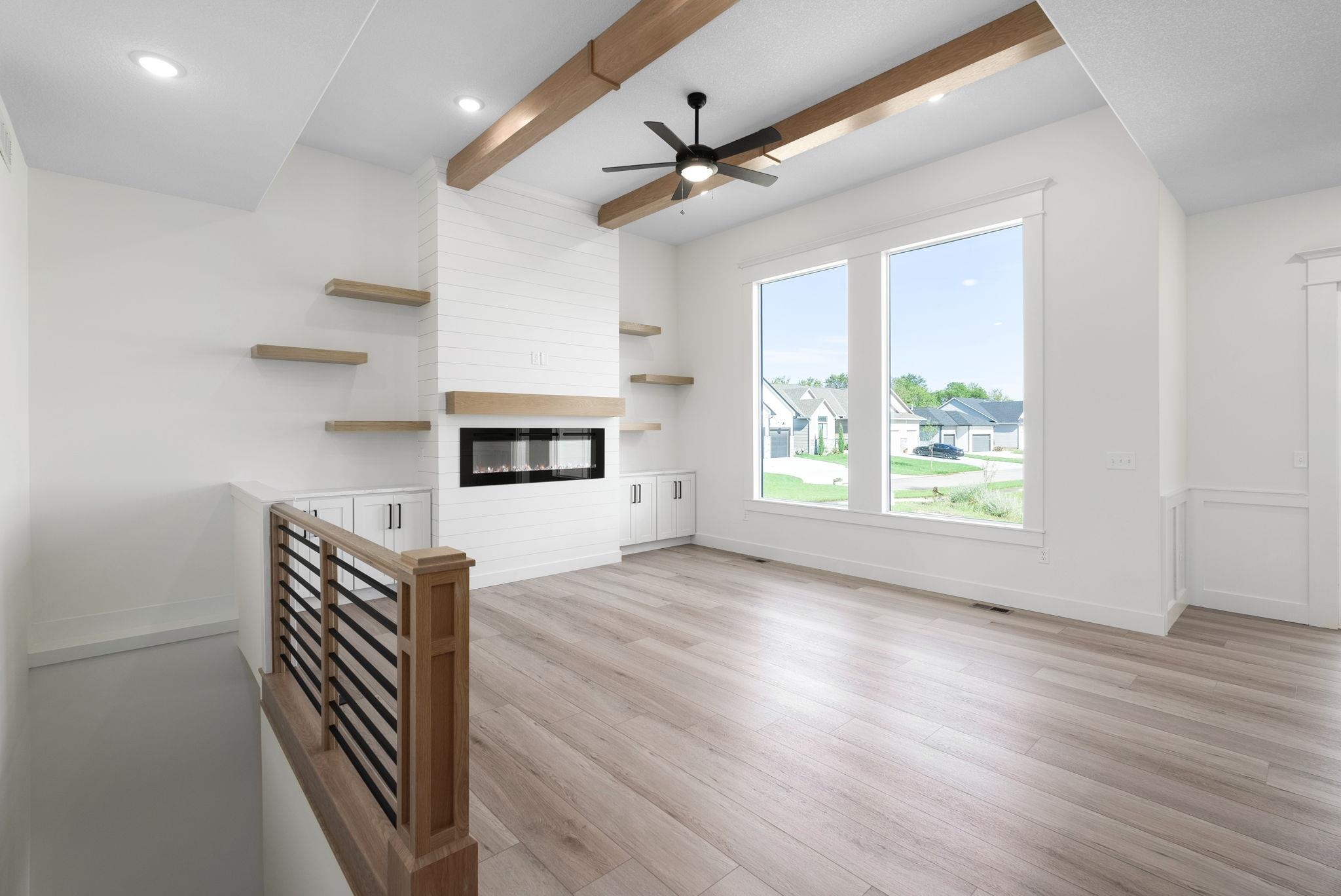 1230 W Ravendale Ln Property Photo 7