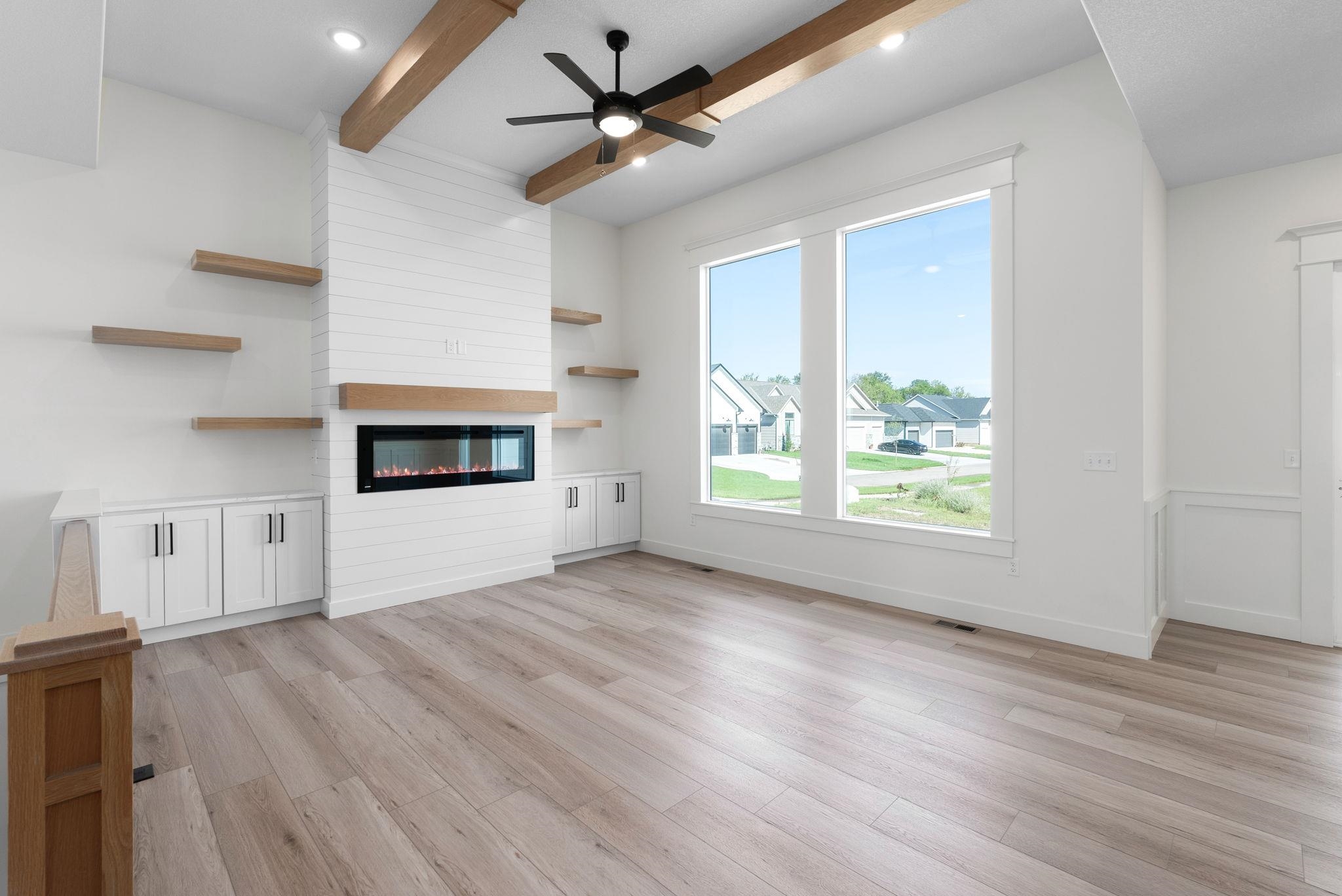 1230 W Ravendale Ln Property Photo 8