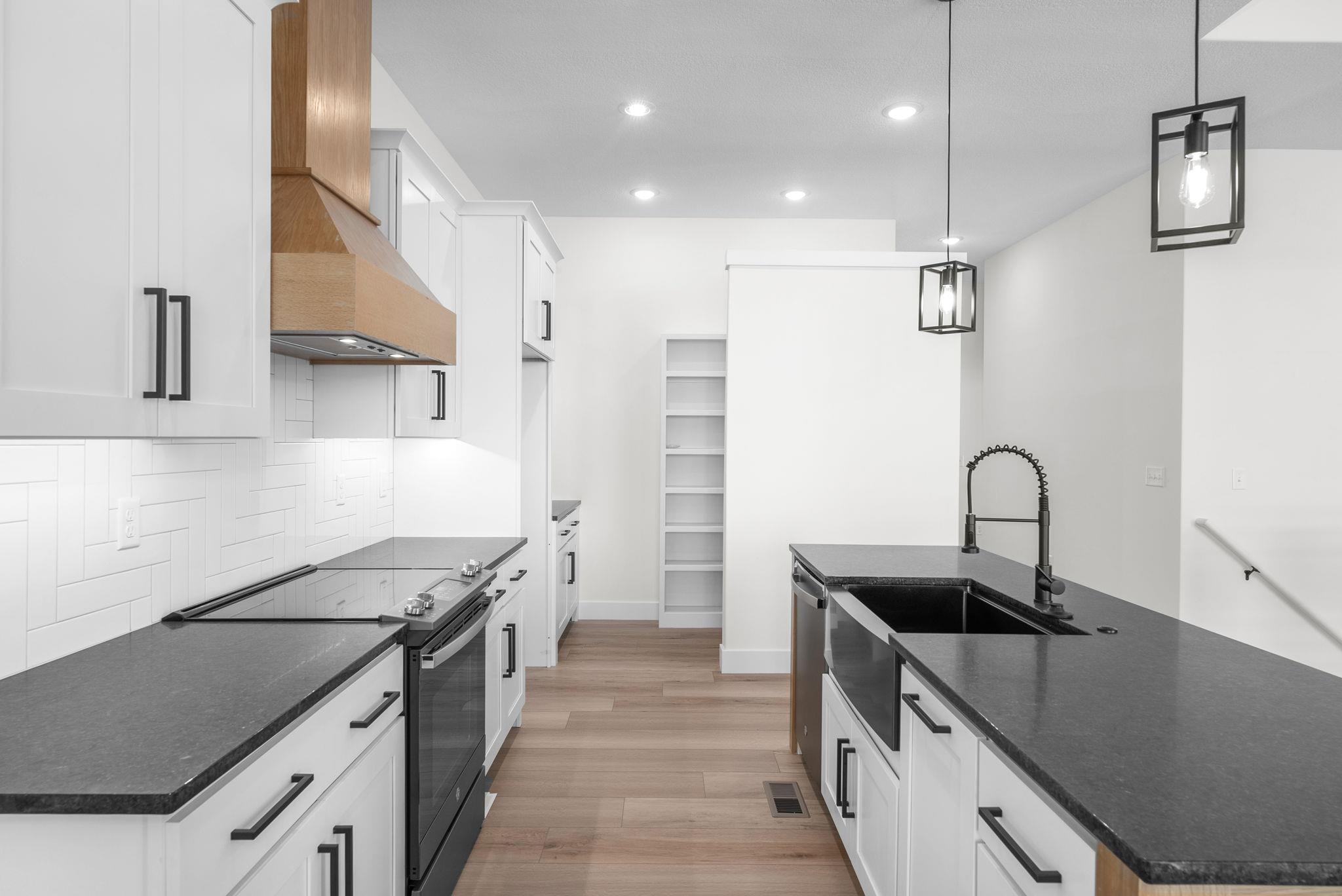 1230 W Ravendale Ln Property Photo 13