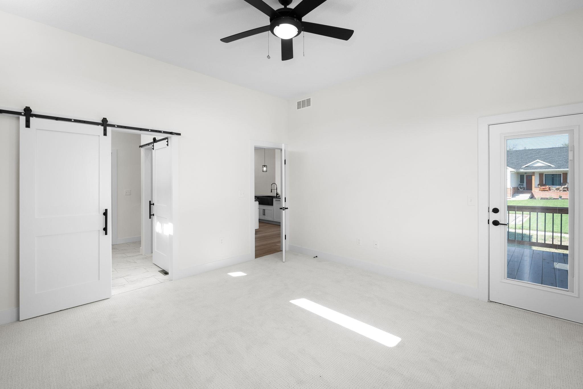 1230 W Ravendale Ln Property Photo 19