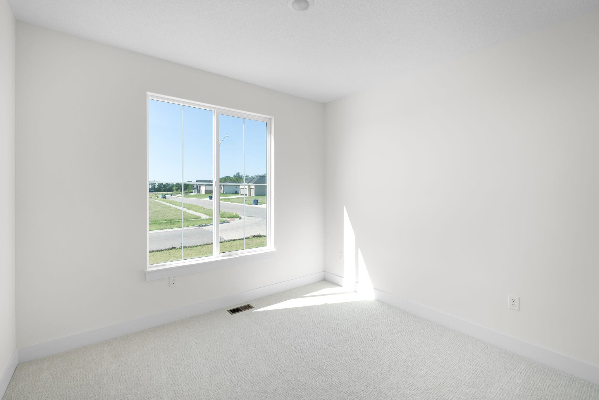 1230 W Ravendale Ln Property Photo 24