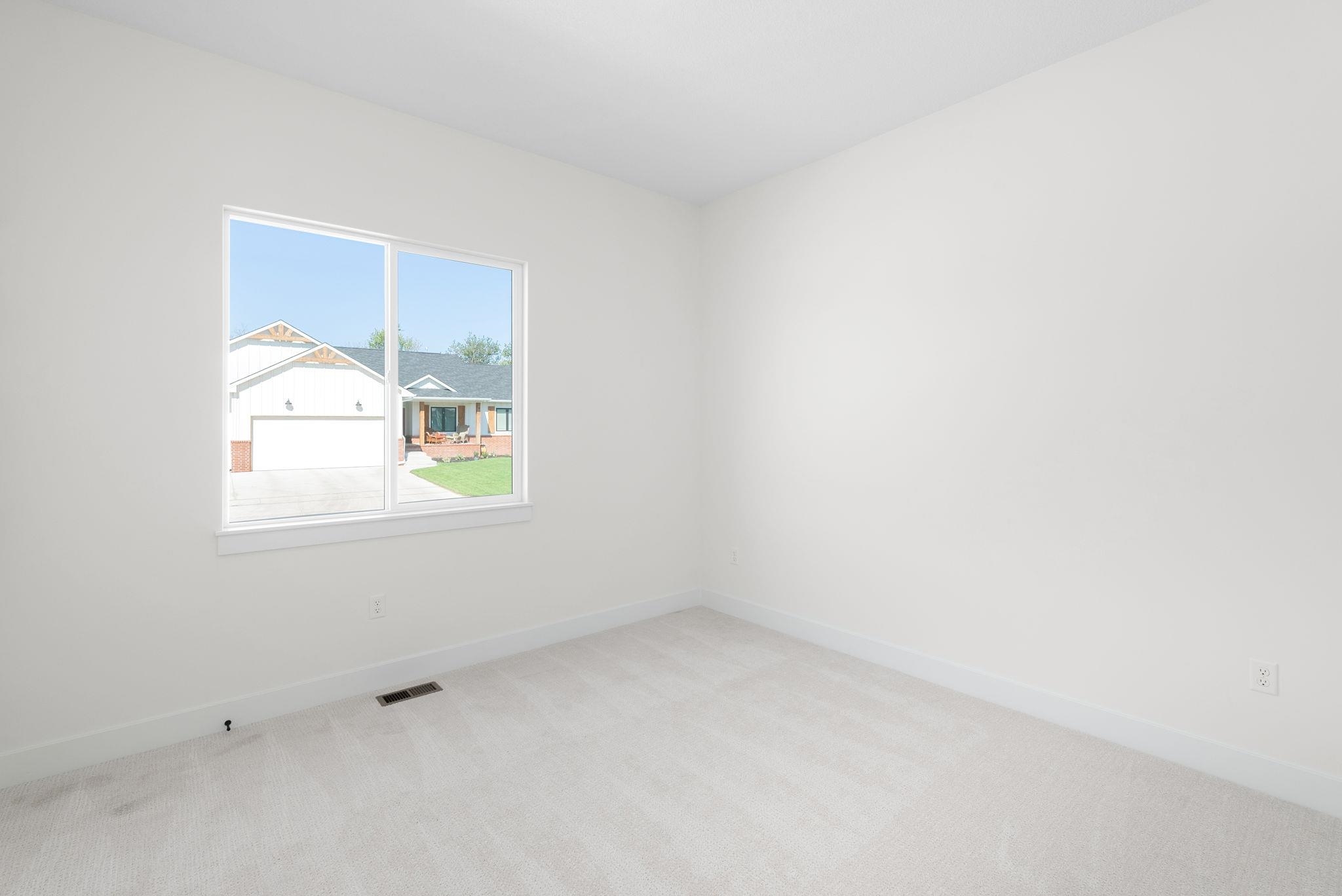 1230 W Ravendale Ln Property Photo 25