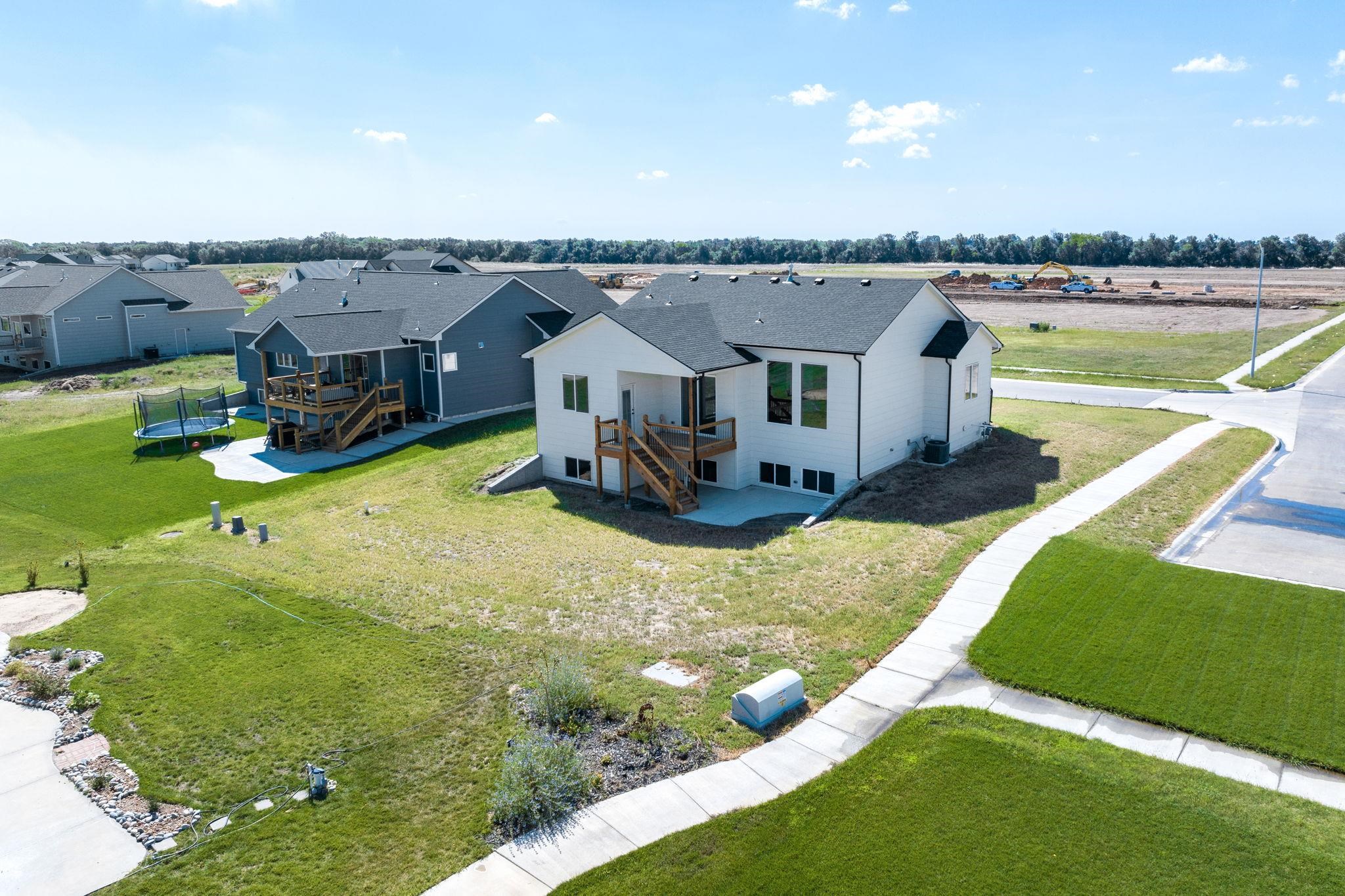 1230 W Ravendale Ln Property Photo 33